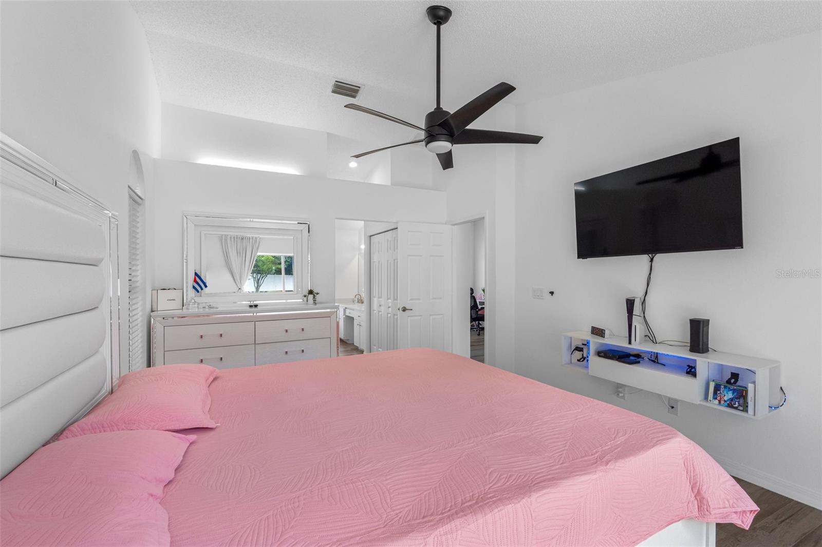 PADRONS WEST LINDEN ESTATES - Residential