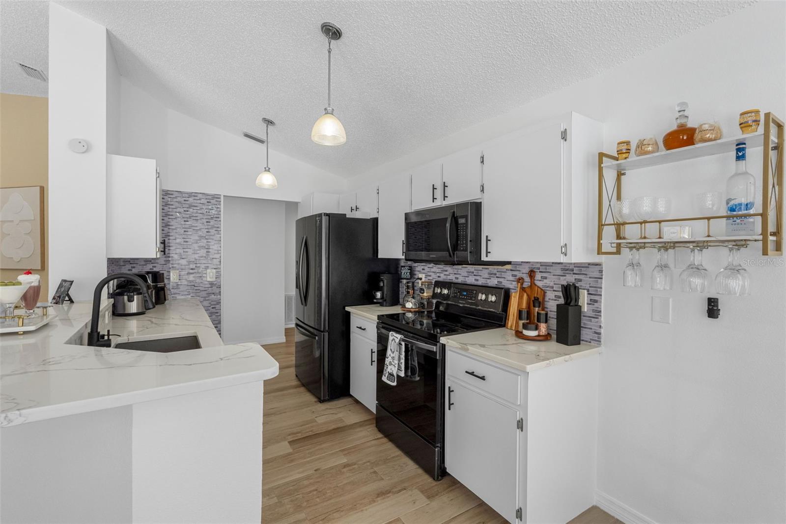 PADRONS WEST LINDEN ESTATES - Residential