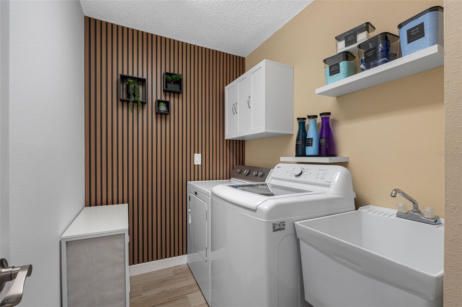 PADRONS WEST LINDEN ESTATES - Residential