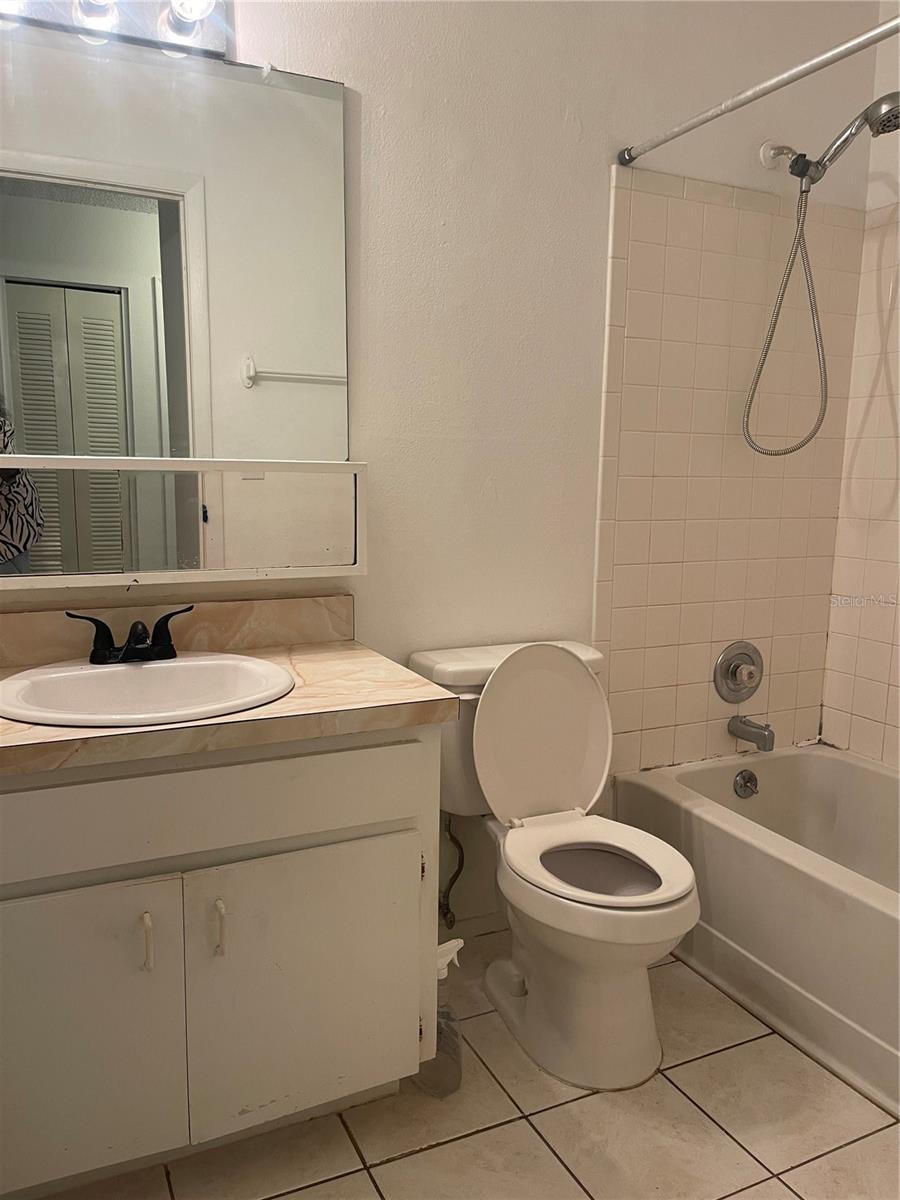 SILVER SPGS SHORES UN 28 - Residential Lease