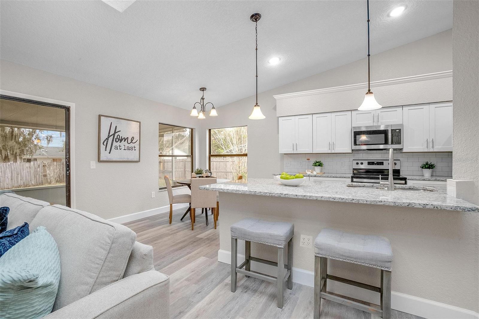 DELTONA LAKES UN 27 - Residential