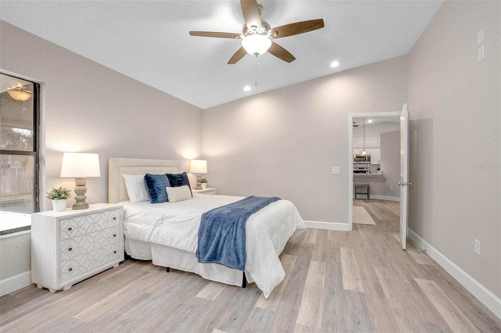 DELTONA LAKES UN 27 - Residential