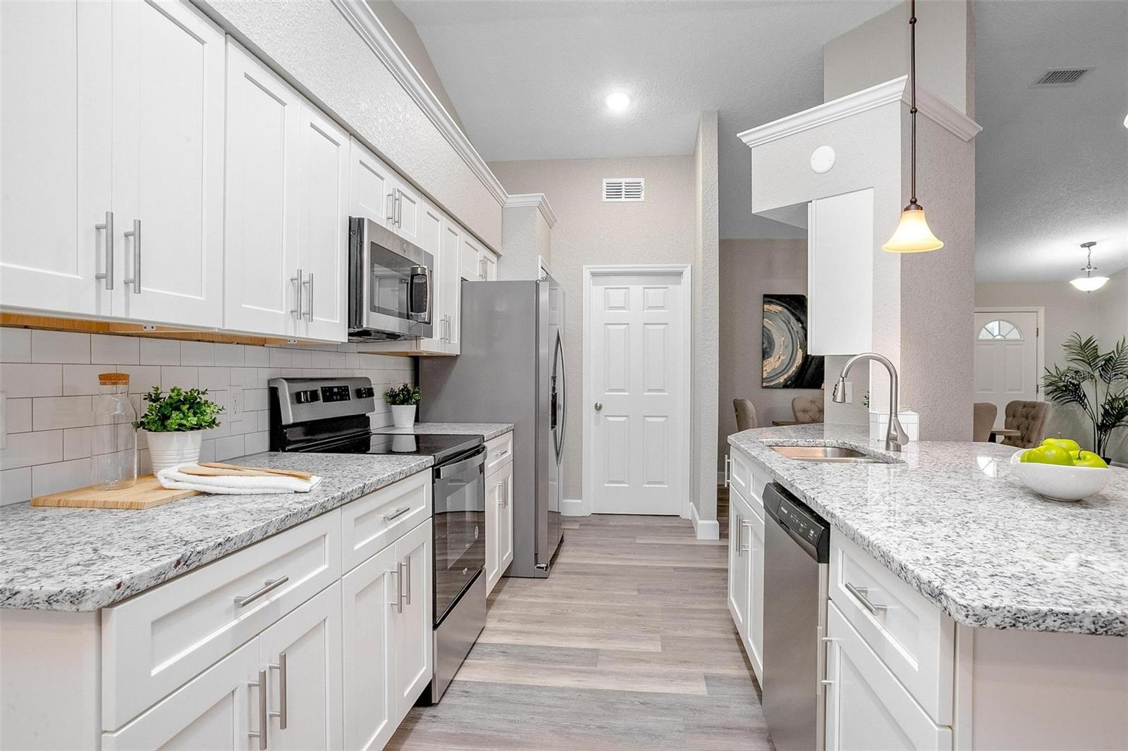 DELTONA LAKES UN 27 - Residential