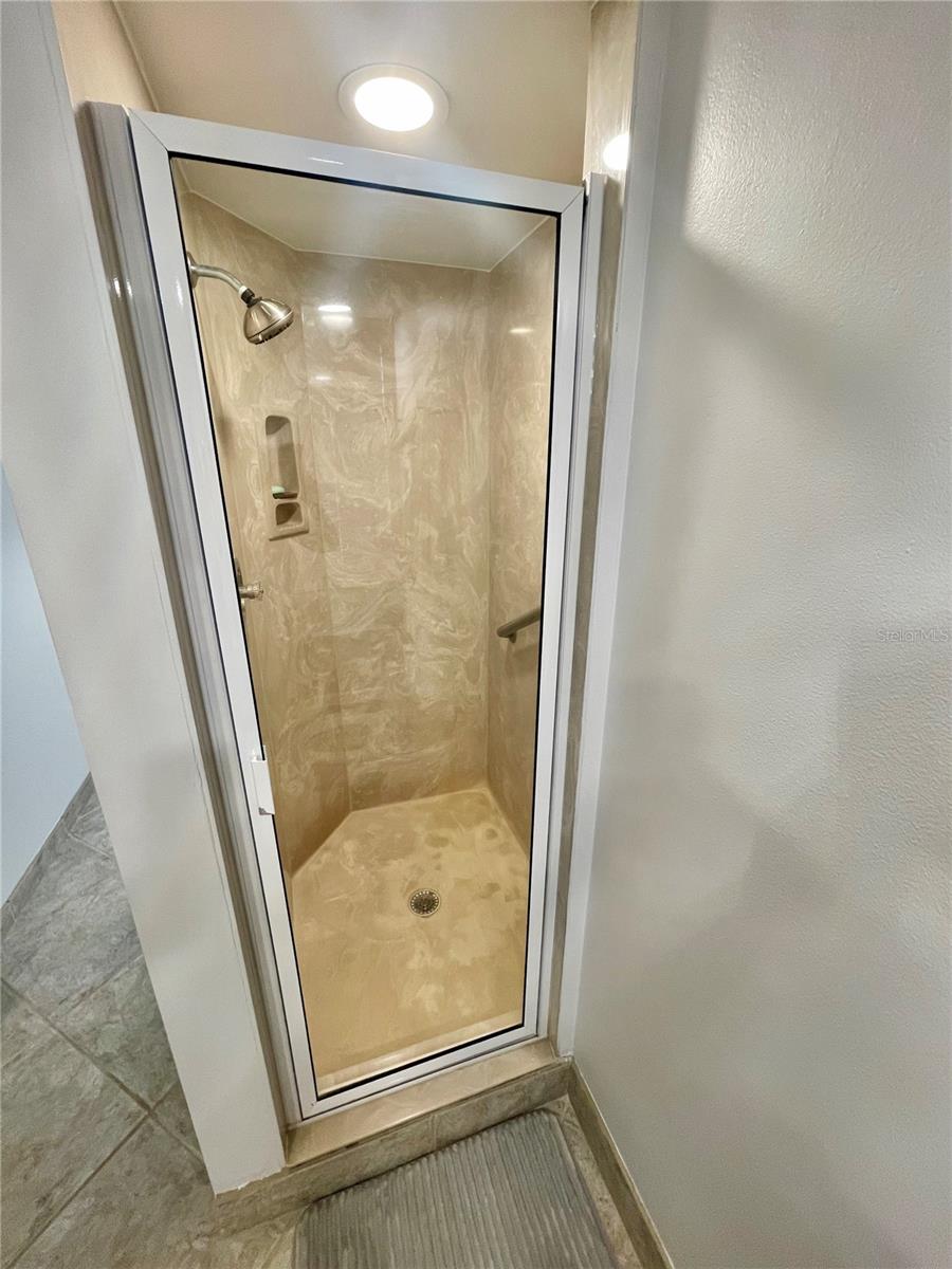 LIGHTHOUSE TOWERS CONDO - Residential Lease