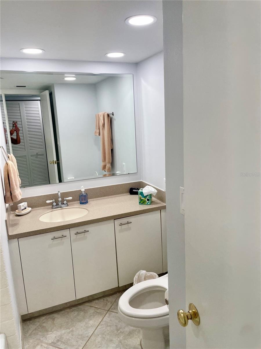 LIGHTHOUSE TOWERS CONDO - Residential Lease