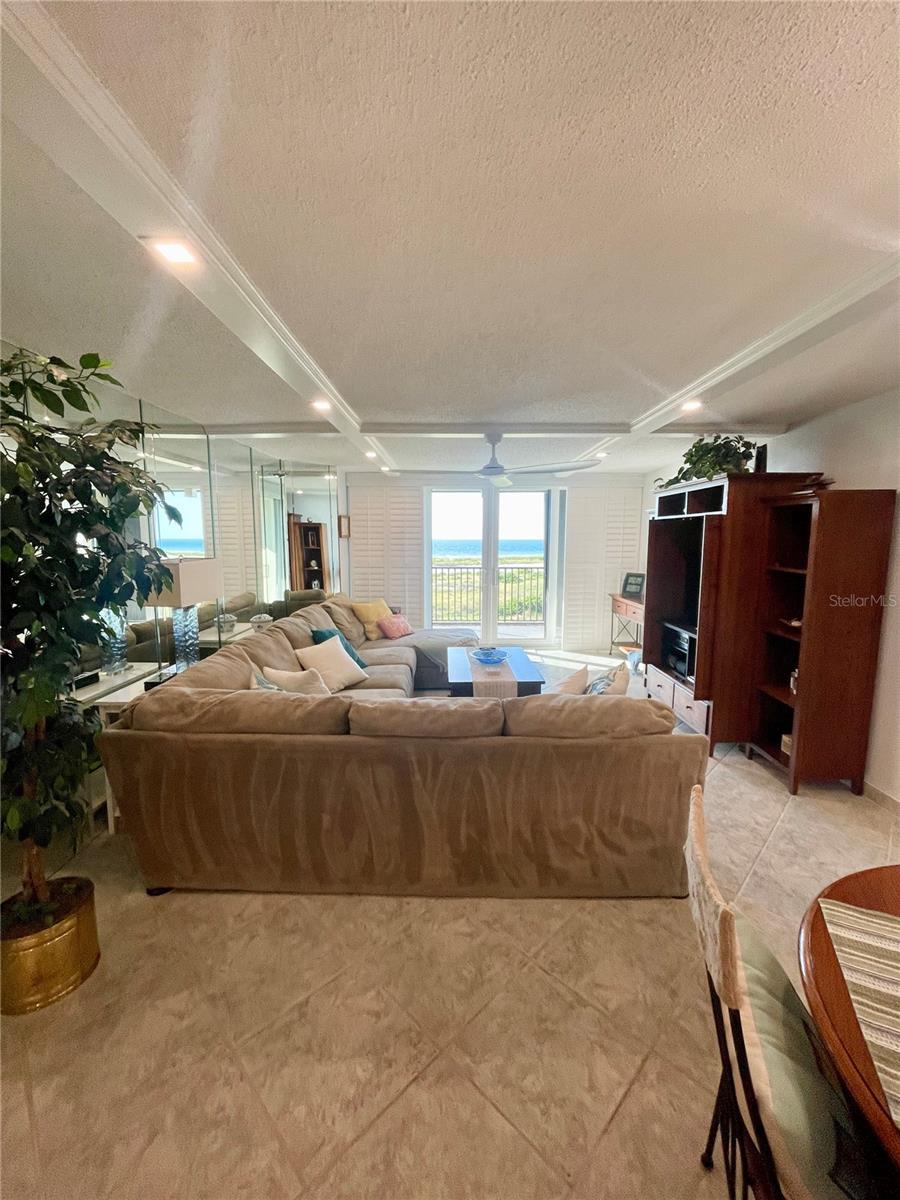 LIGHTHOUSE TOWERS CONDO - Residential Lease