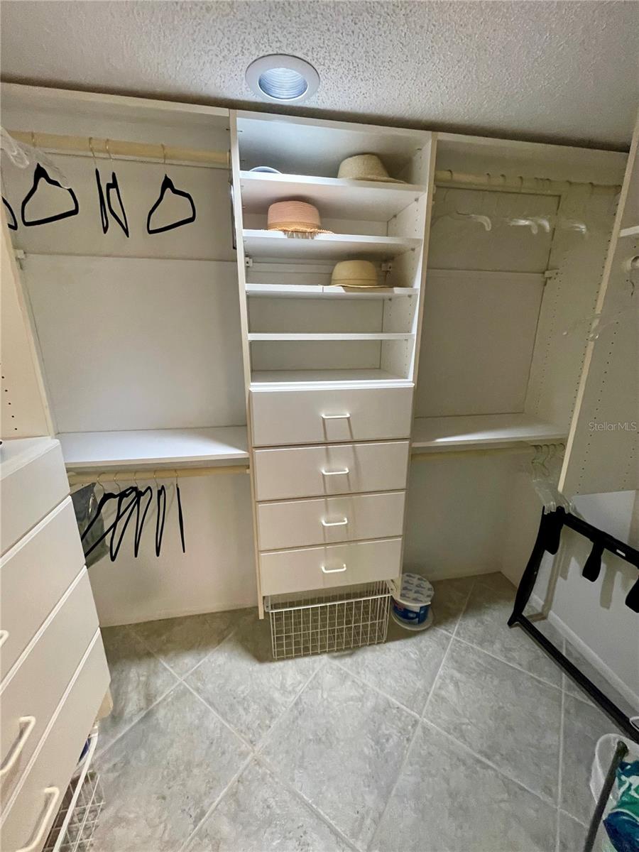 LIGHTHOUSE TOWERS CONDO - Residential Lease