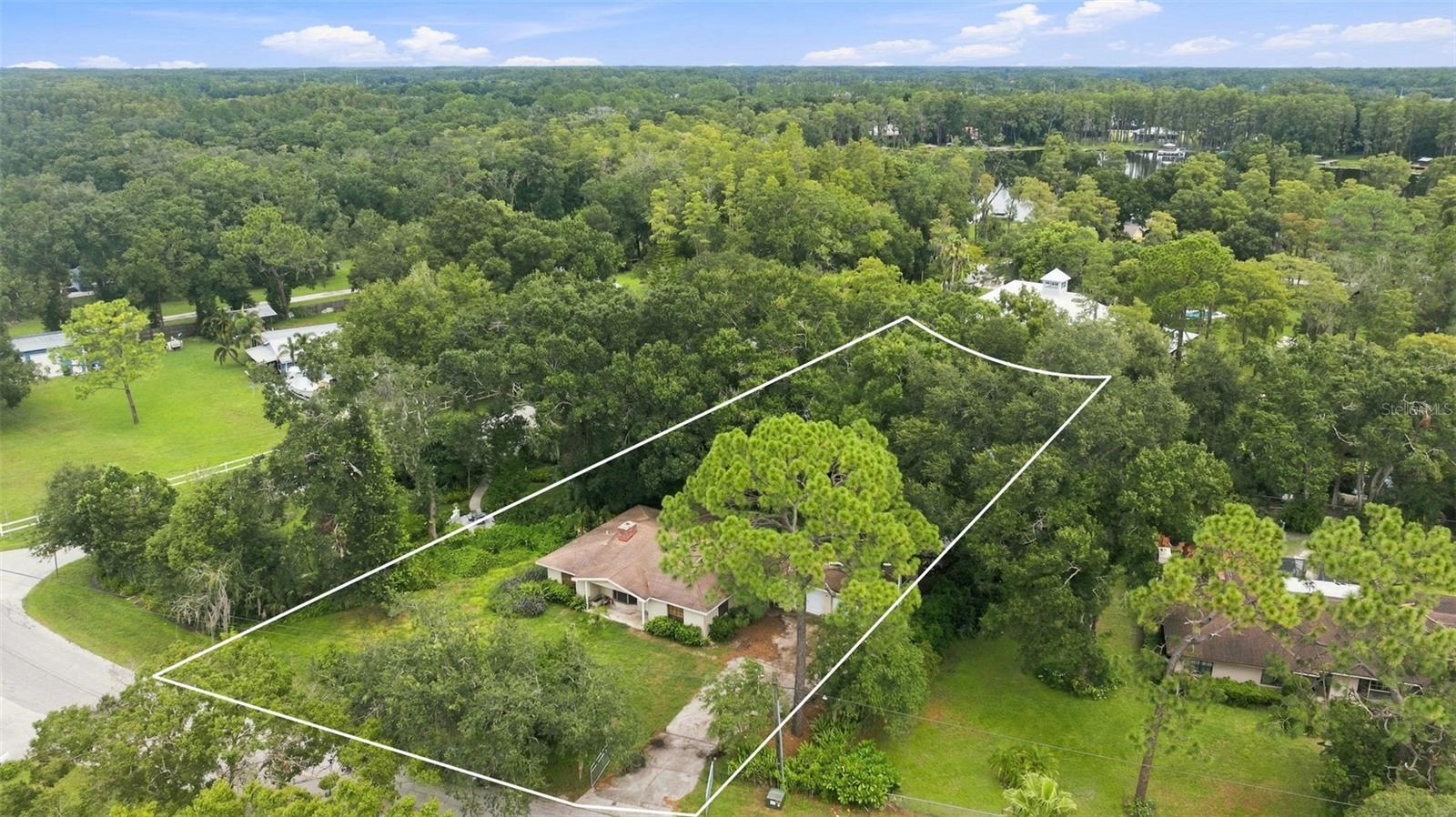 5903 LAKESIDE DRIVE