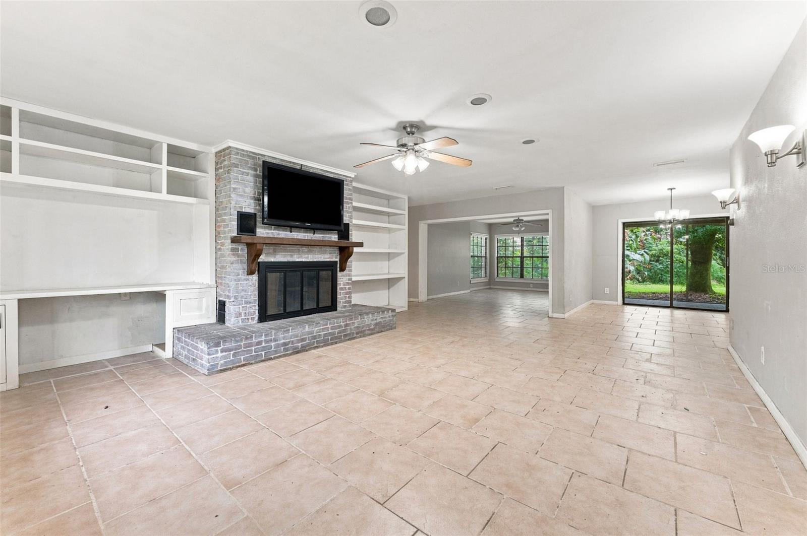 5903 LAKESIDE DRIVE