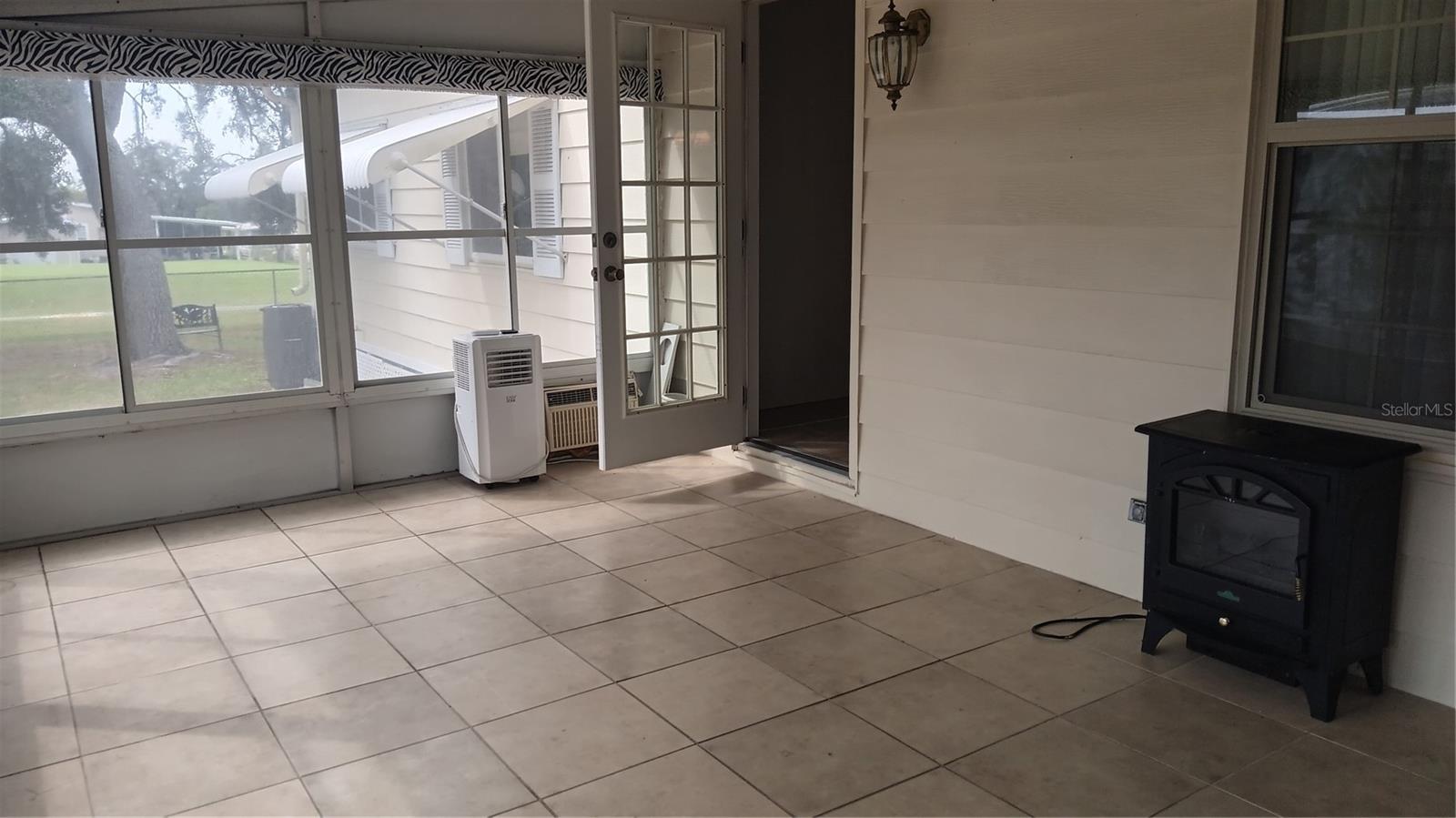 HIGH POINT MOBILE HOME SUB - Residential