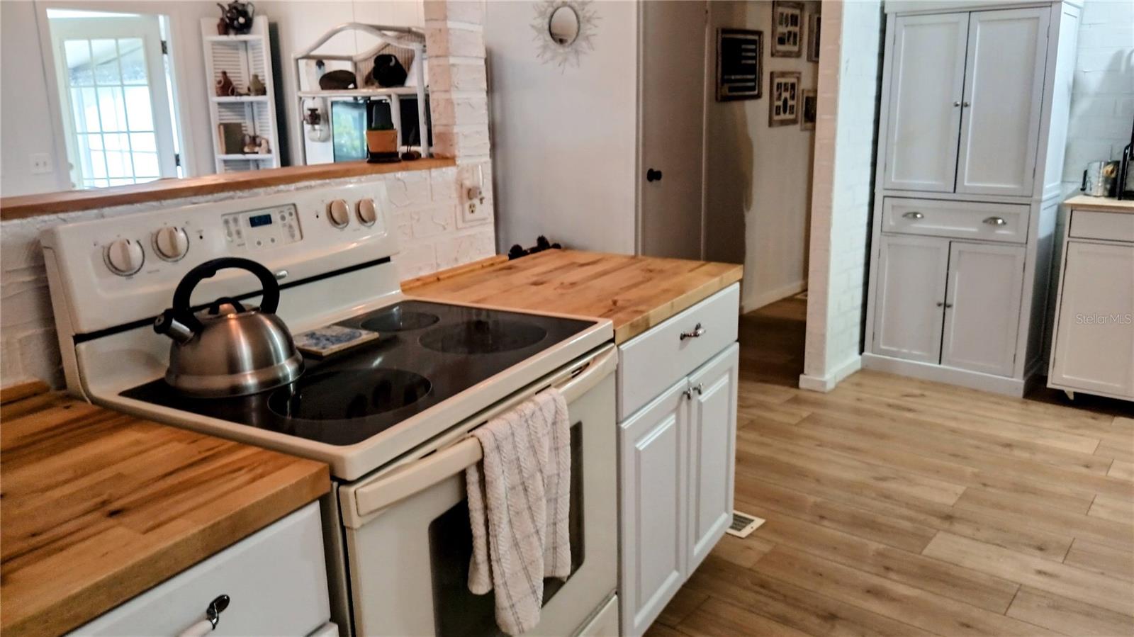 HIGH POINT MOBILE HOME SUB - Residential