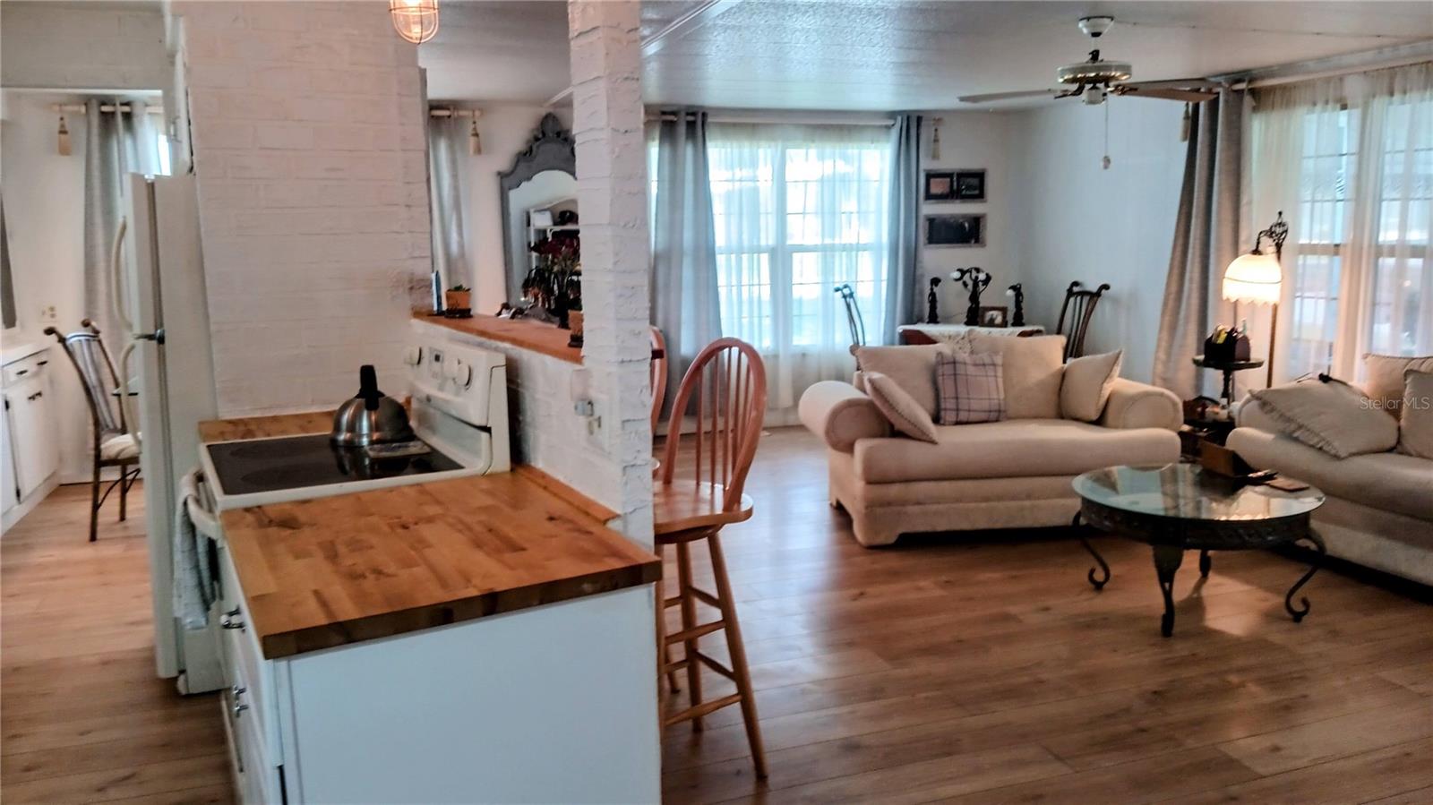 HIGH POINT MOBILE HOME SUB - Residential