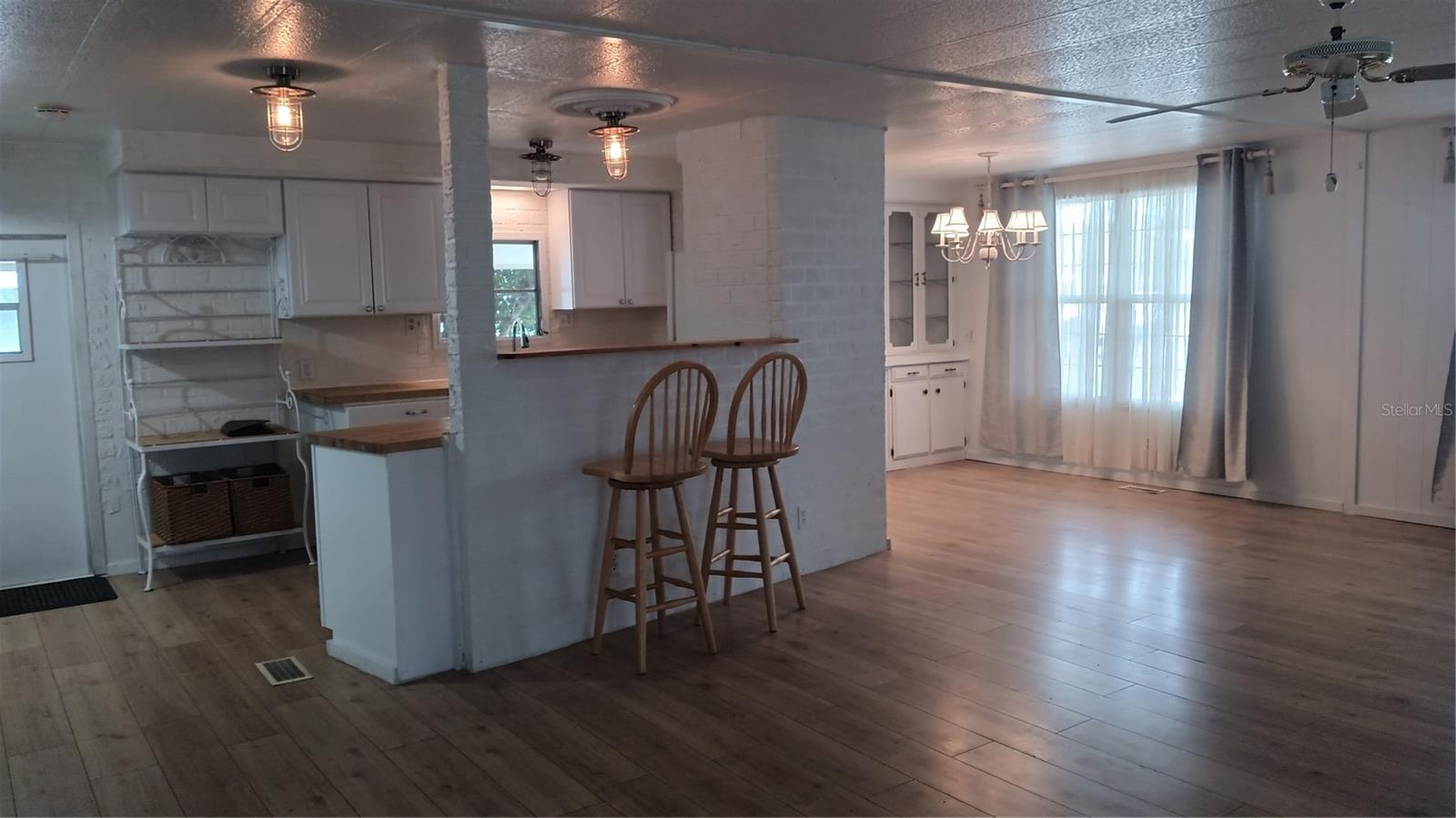 HIGH POINT MOBILE HOME SUB - Residential