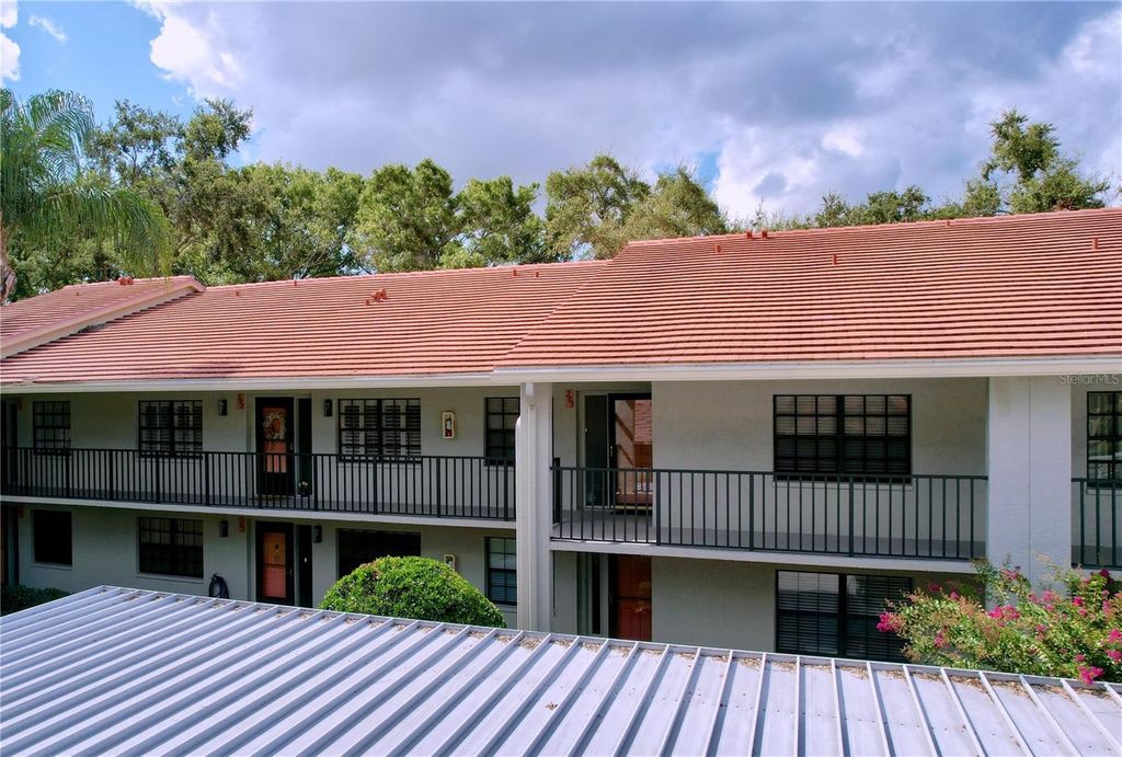 Photo of 2020 Lakeview Drive #203, Clearwater, FL 33763 (MLS # TB8417294)