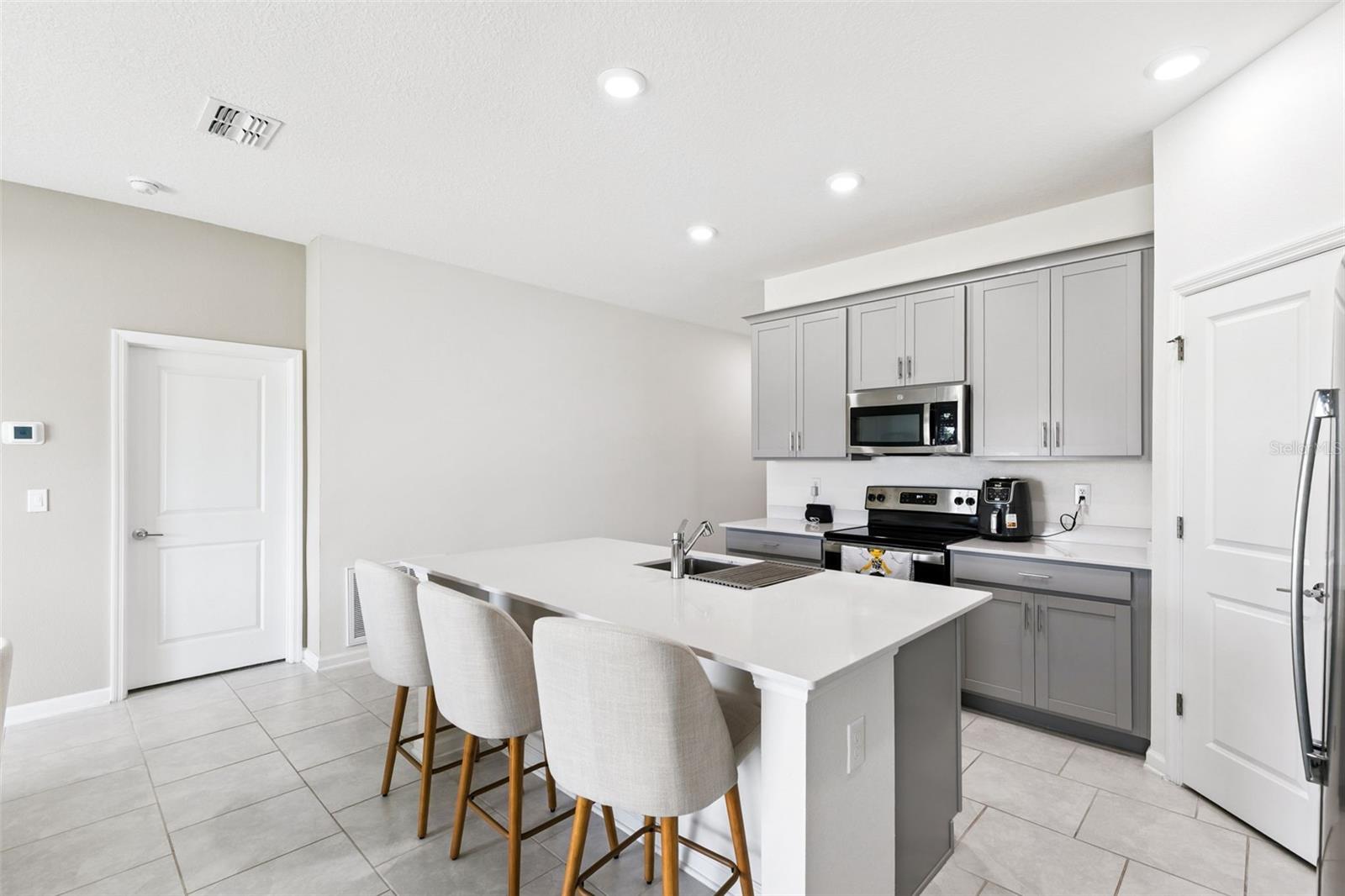 TRINITY LAKES - Residential