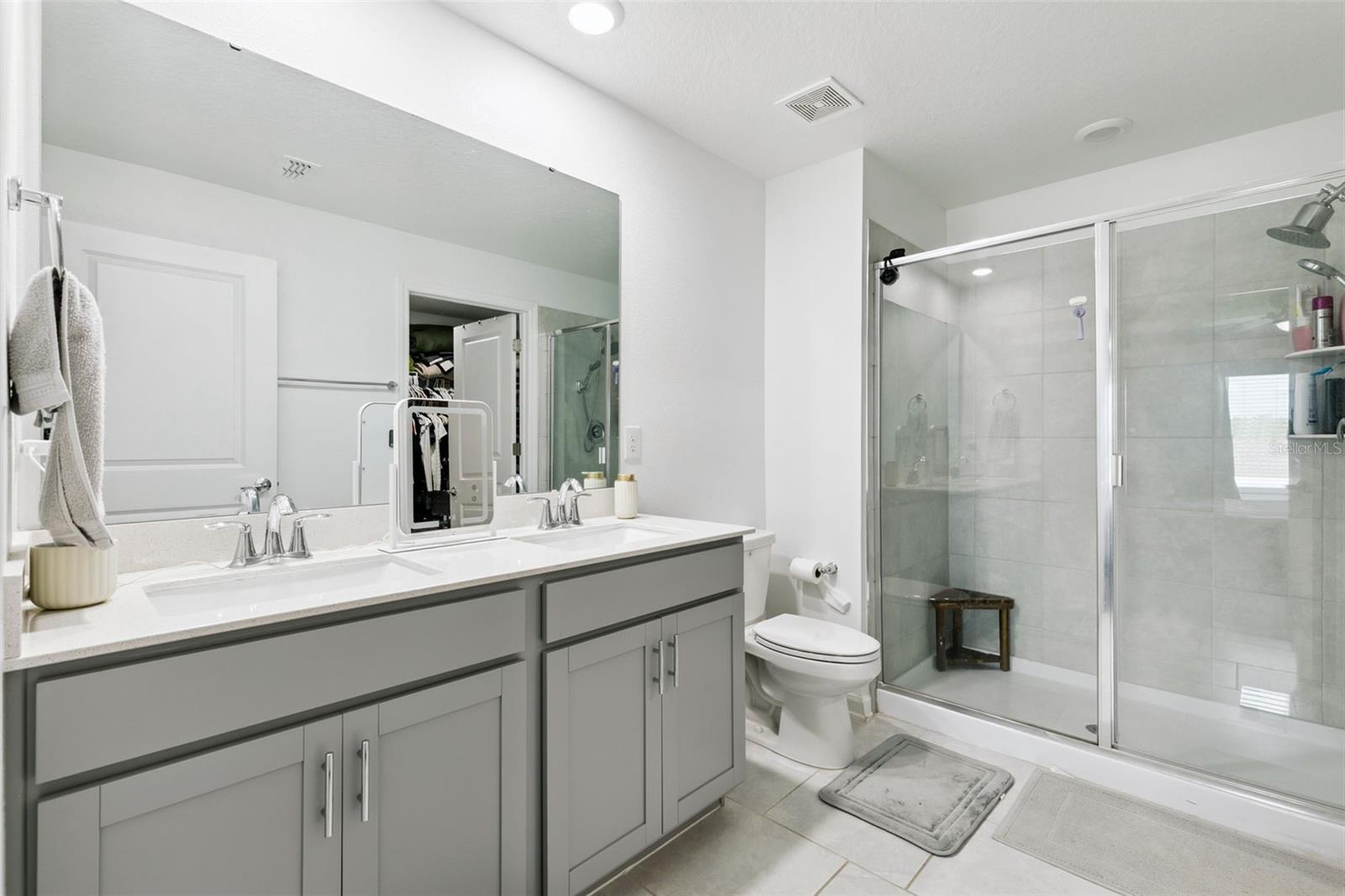 TRINITY LAKES - Residential
