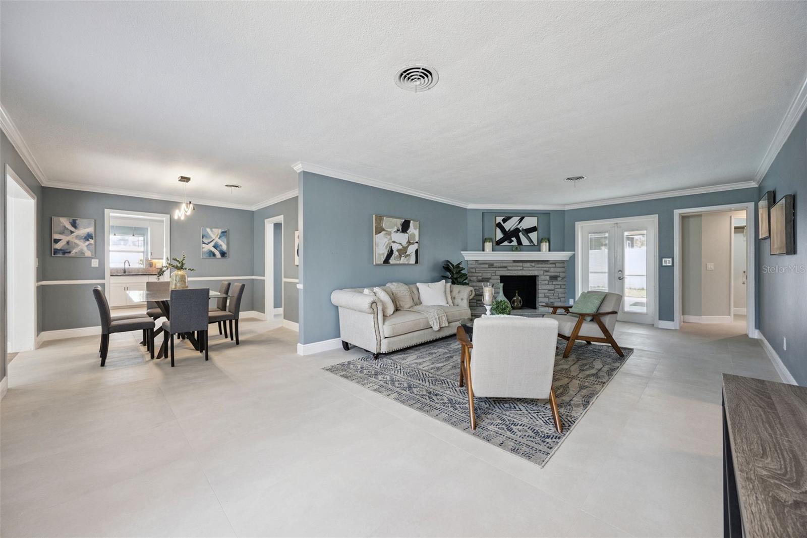 24 MINNEHAHA CIR