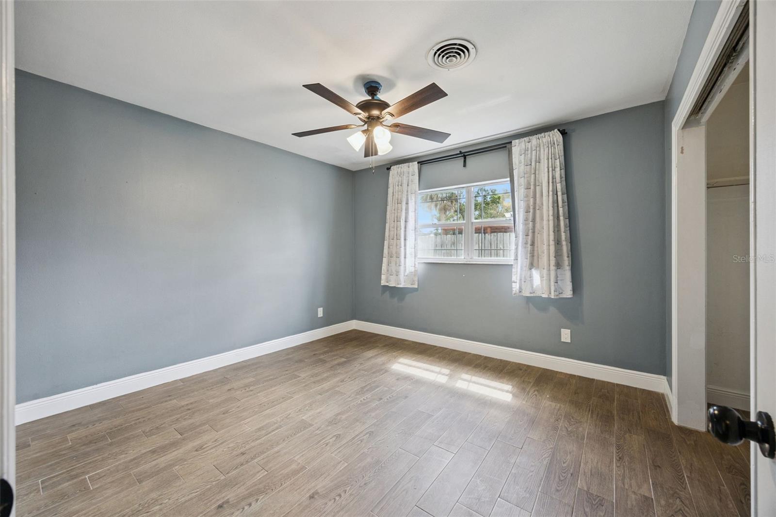 MINNEHAHA SHORES - Residential