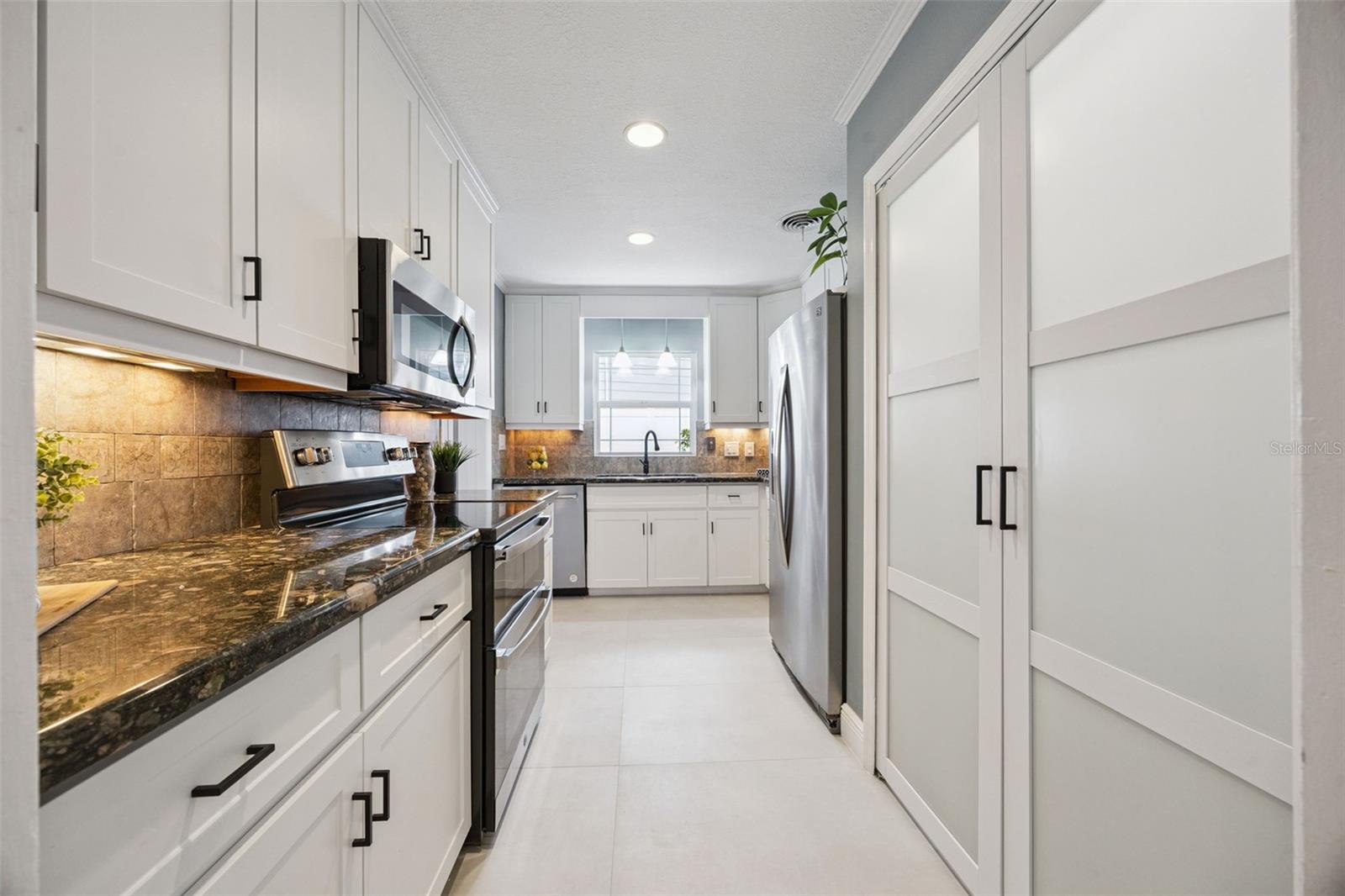 MINNEHAHA SHORES - Residential