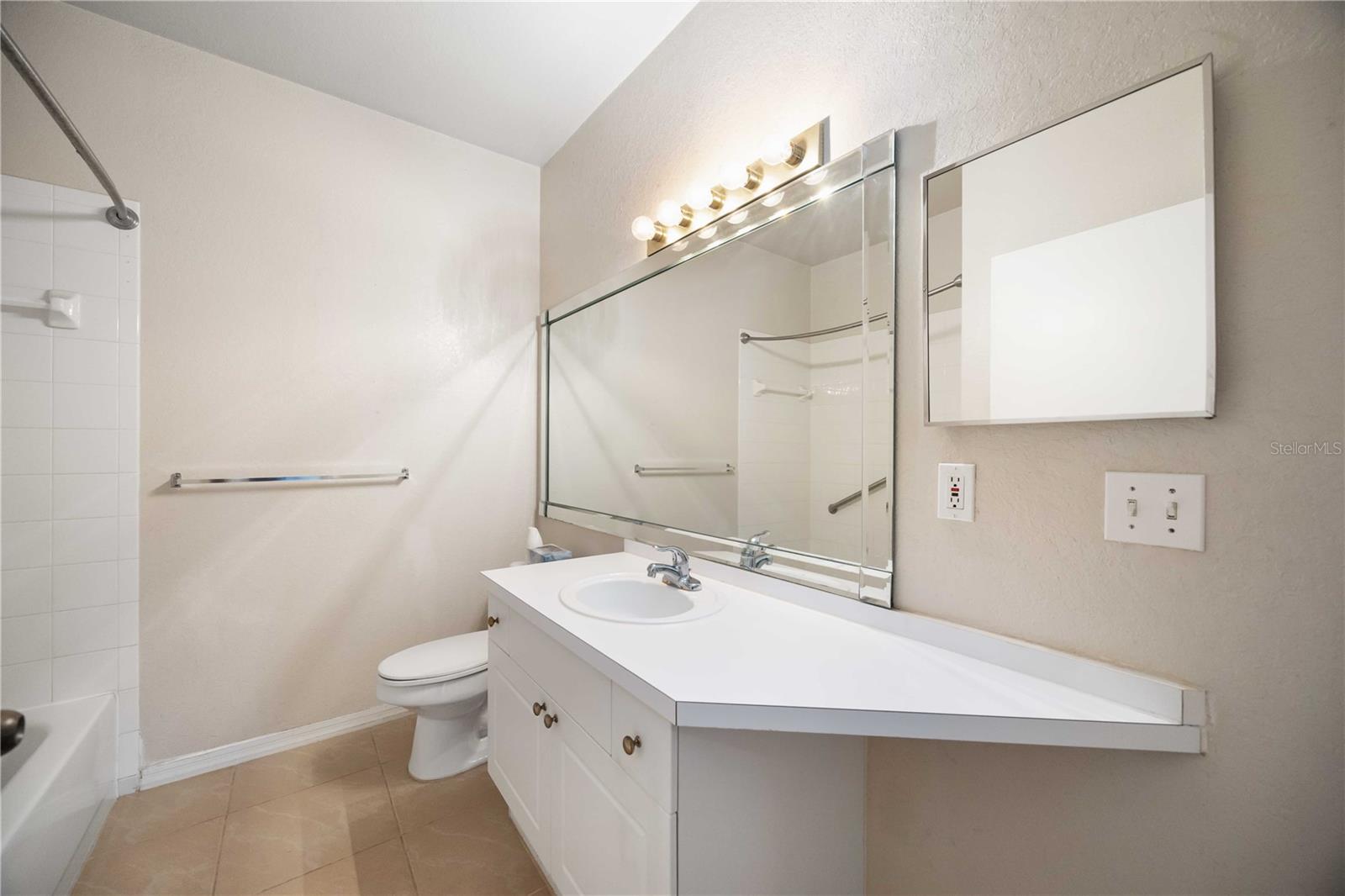 SERENADE ON PALMER RANCH - Residential Lease