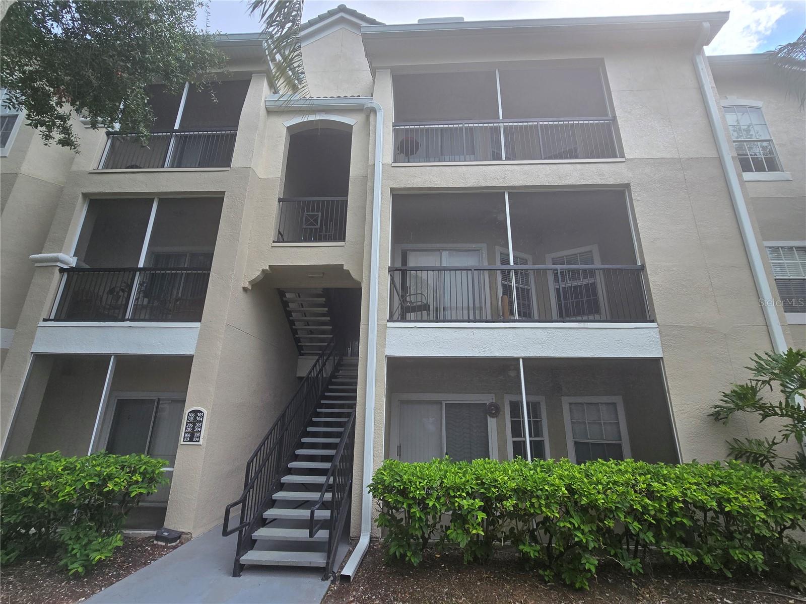Available immediately, This 2 bedroom unit in The Serenade located in Palmer Ranch has just been cleaned and is ready for its new Tenant. Located close to travel, Siesta Key Beaches, I-75 and some amazing restaurants. Come see us today.