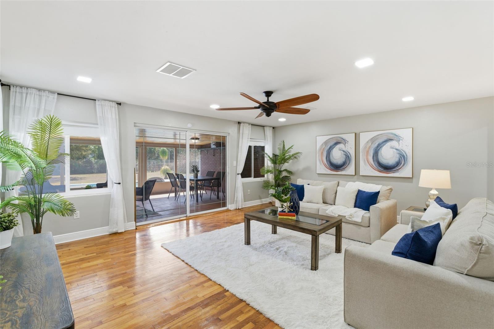 LAKE MOLLY - Residential