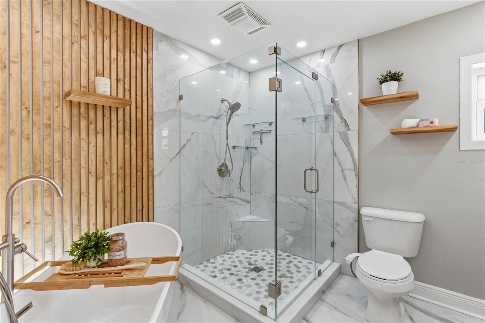 LAKE MOLLY - Residential