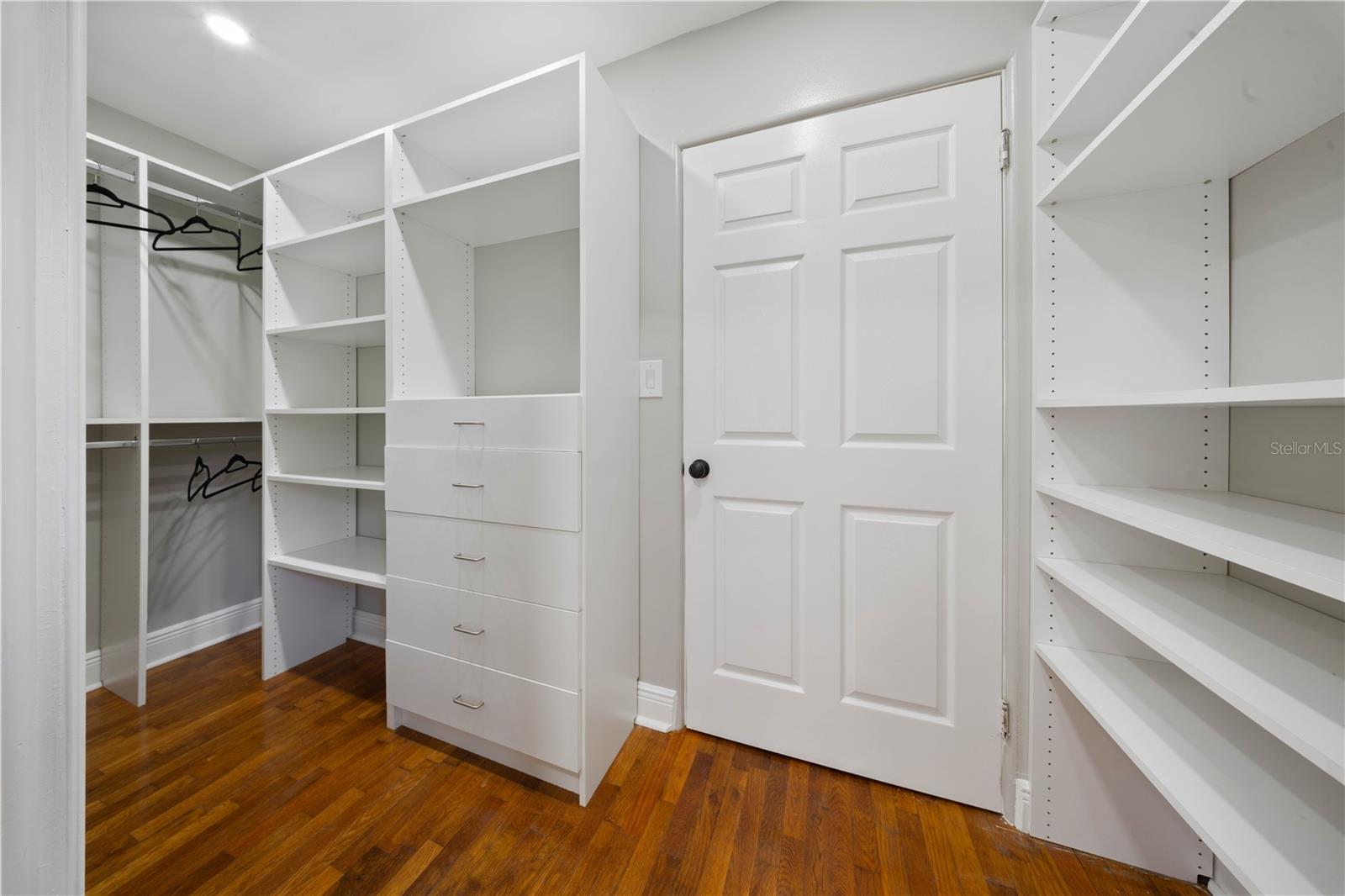 LAKE MOLLY - Residential