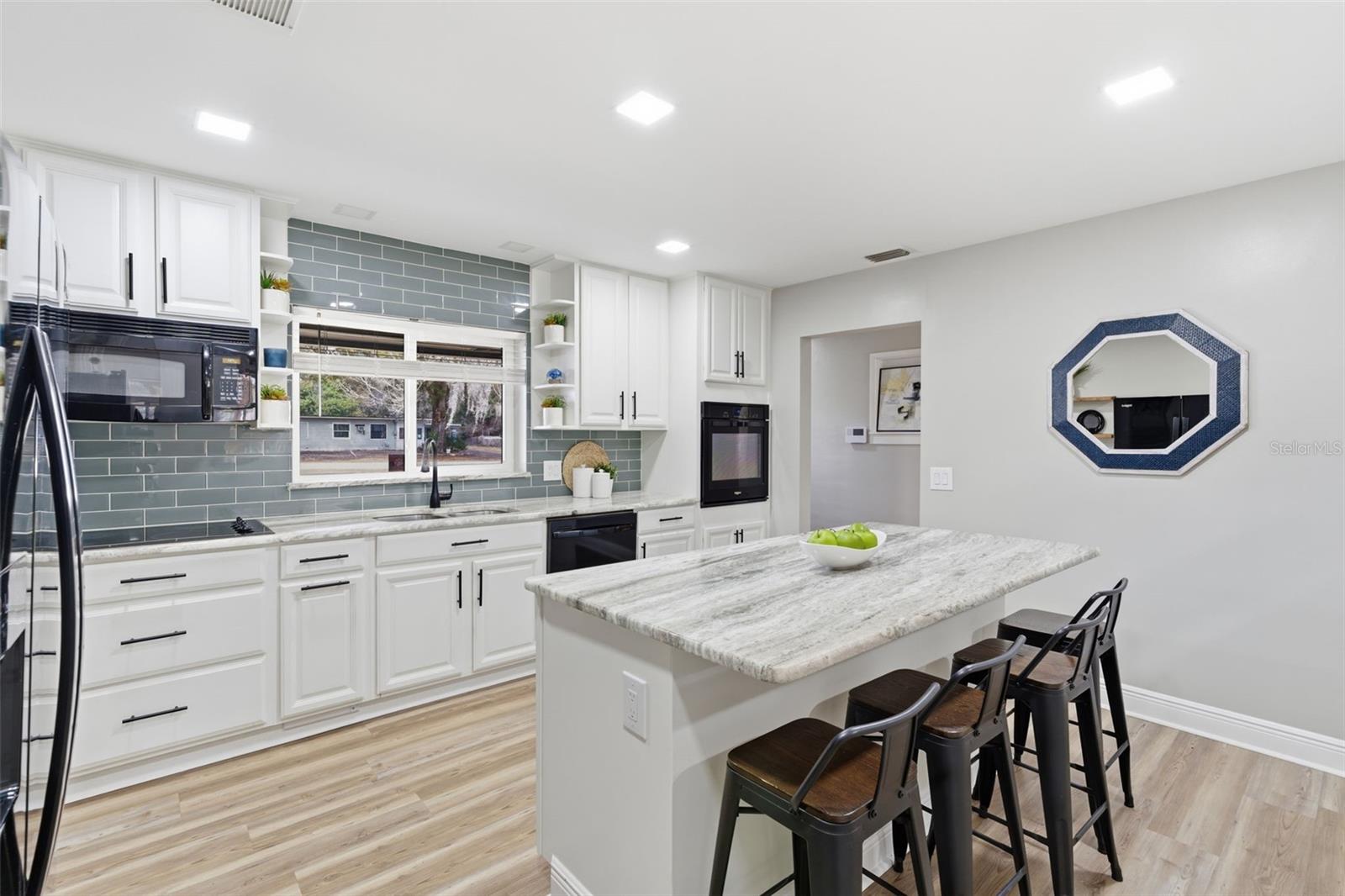 LAKE MOLLY - Residential