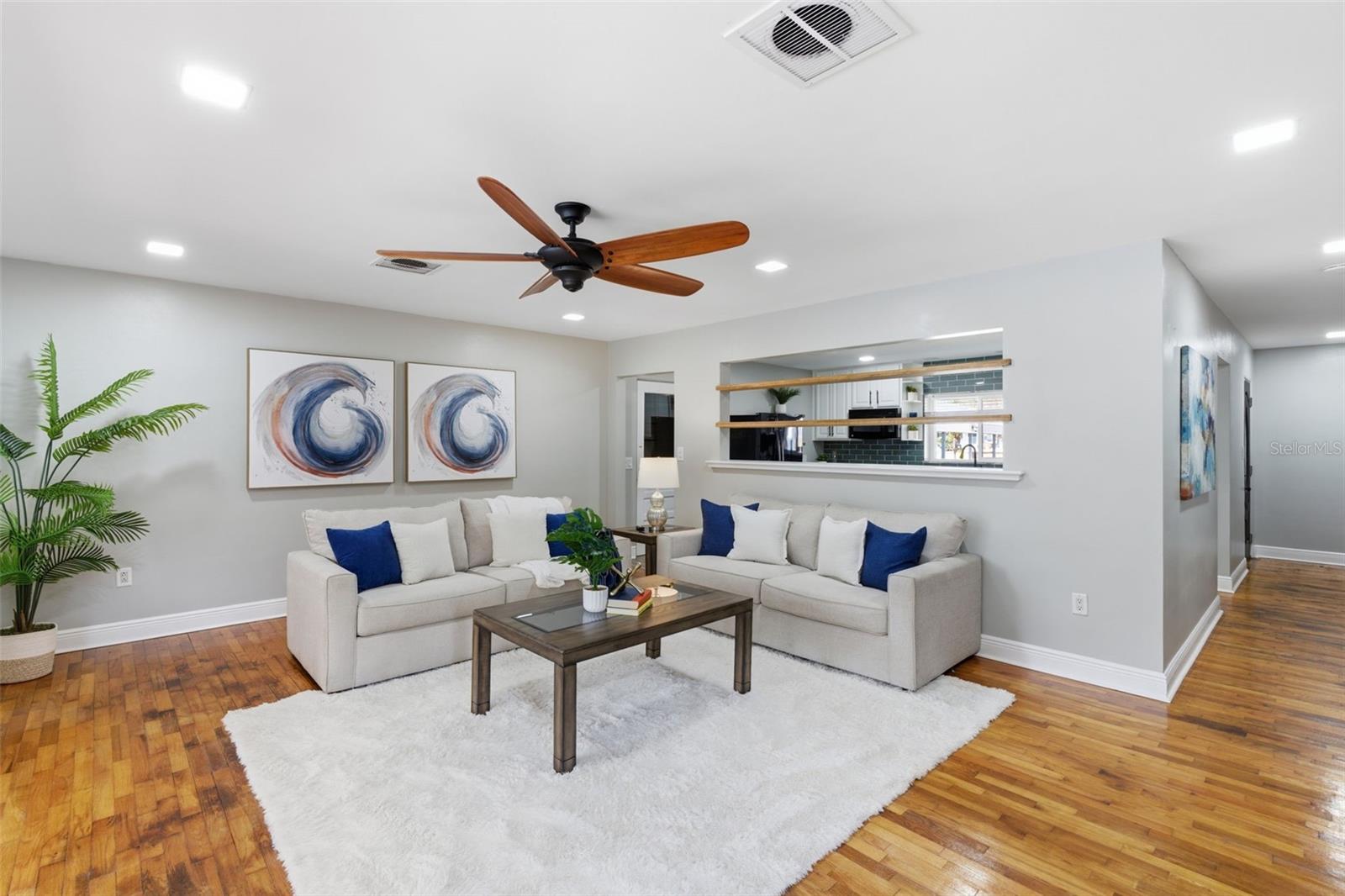 LAKE MOLLY - Residential