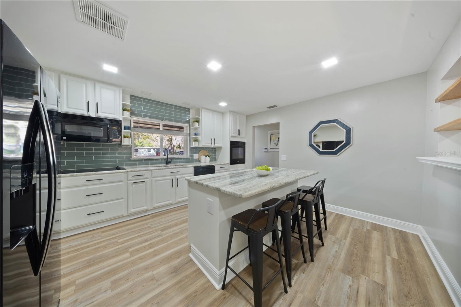 LAKE MOLLY - Residential