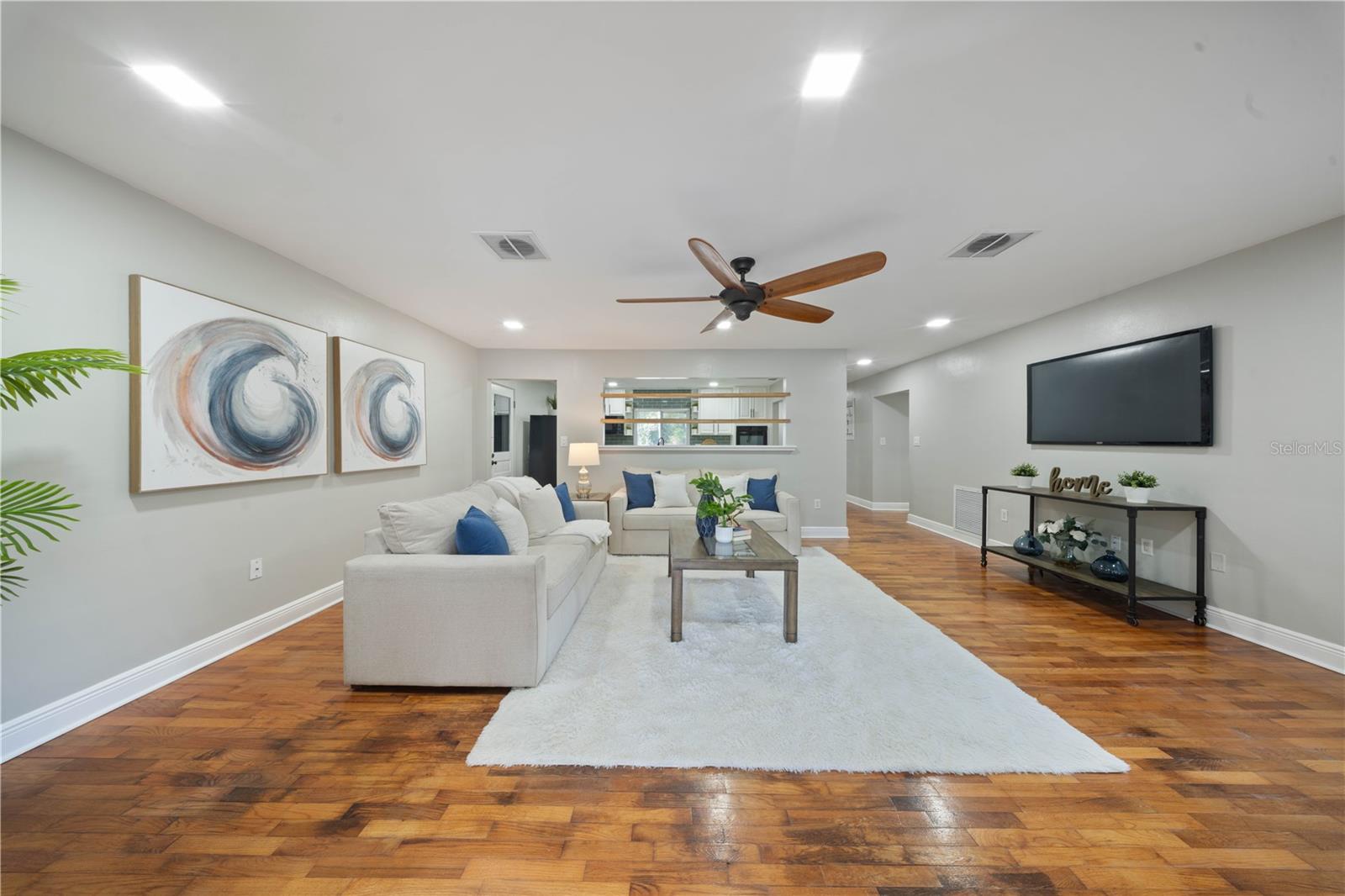 LAKE MOLLY - Residential