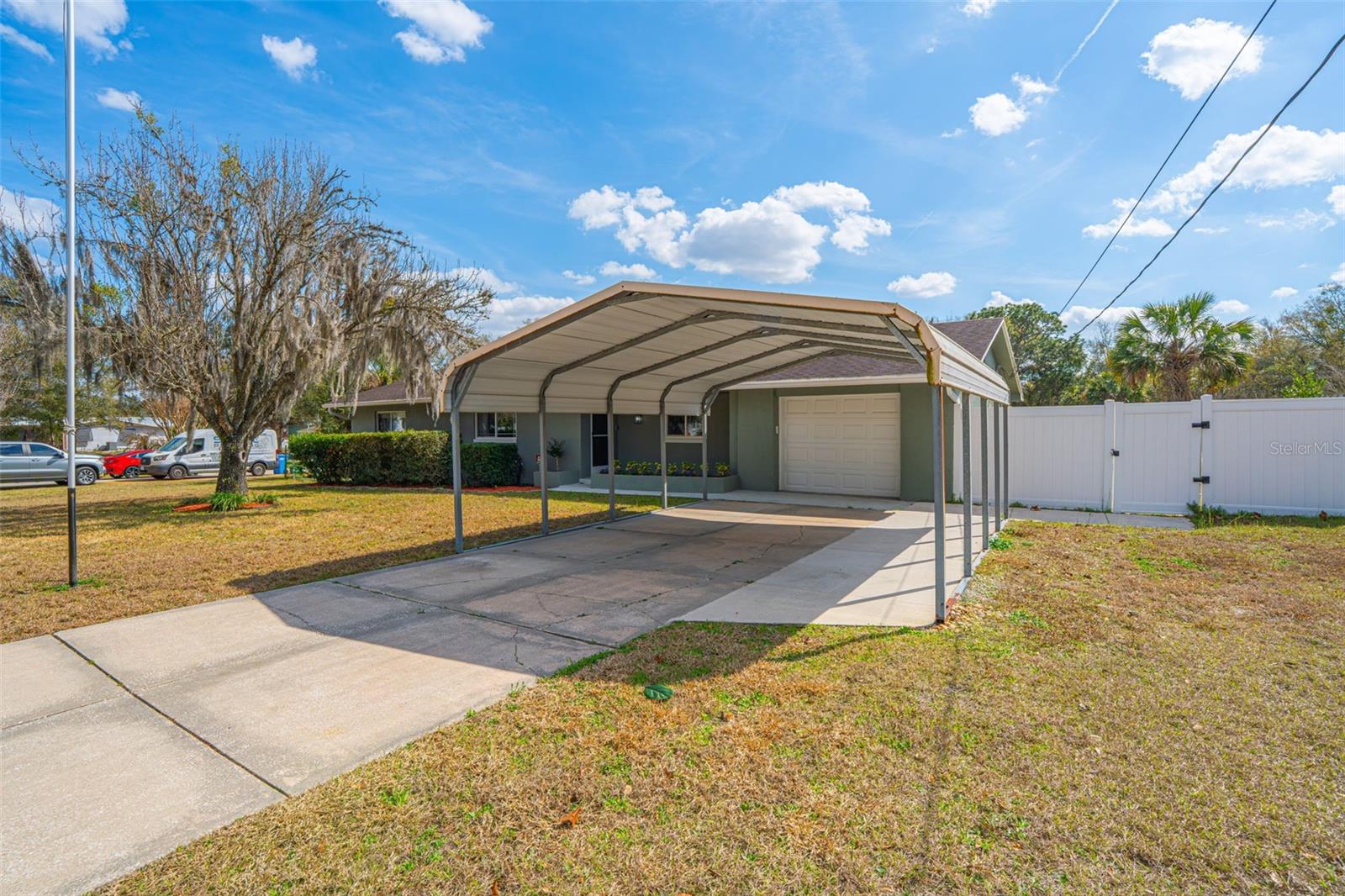 LAKE MOLLY - Residential