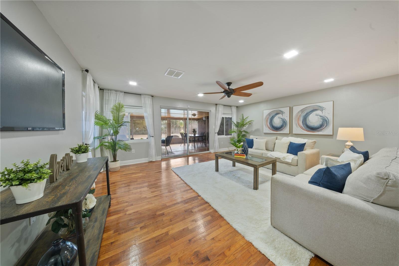 LAKE MOLLY - Residential