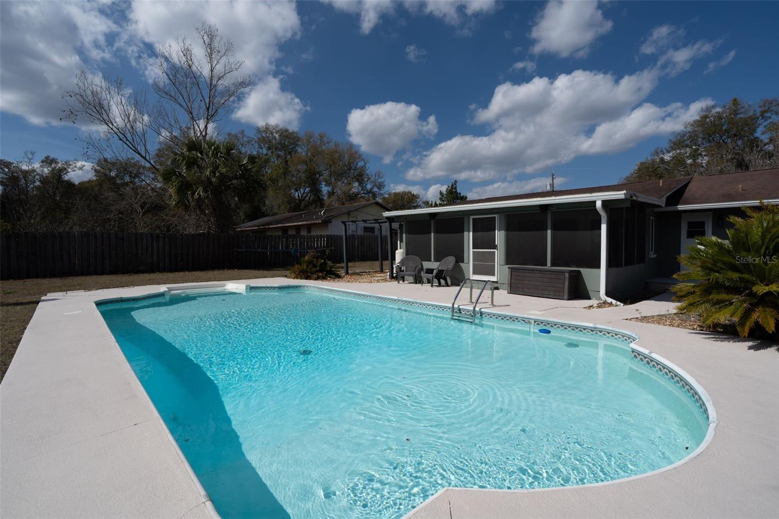 LAKE MOLLY - Residential