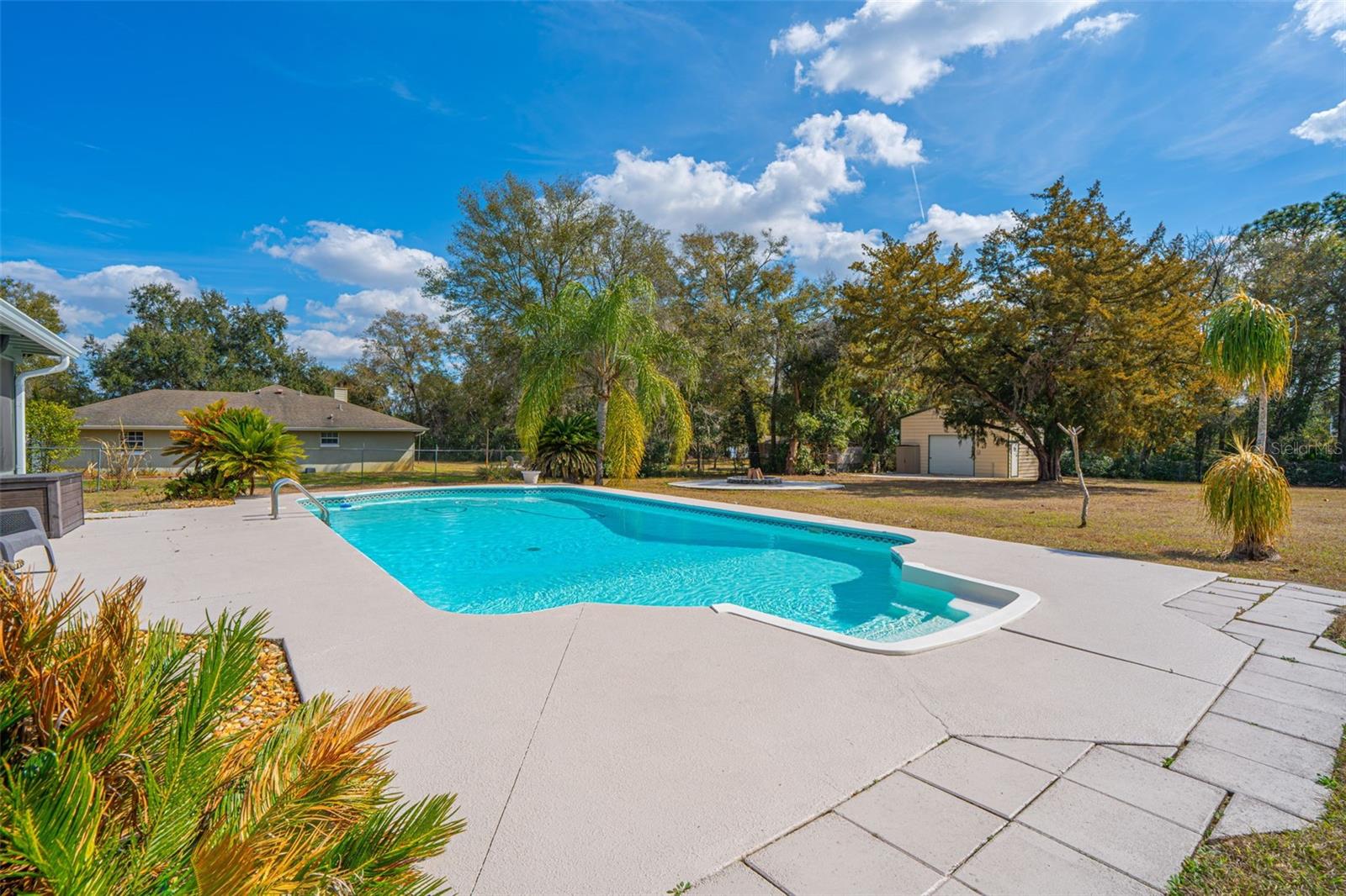 LAKE MOLLY - Residential