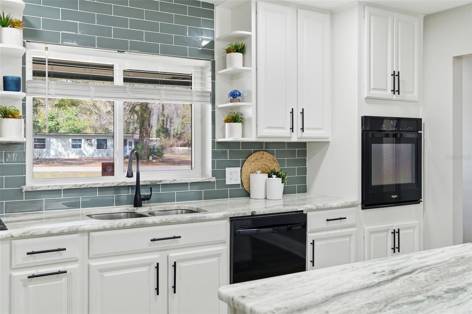 LAKE MOLLY - Residential