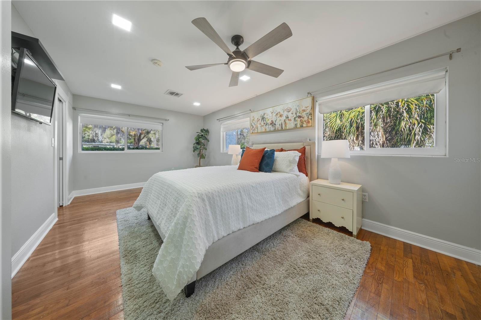 LAKE MOLLY - Residential