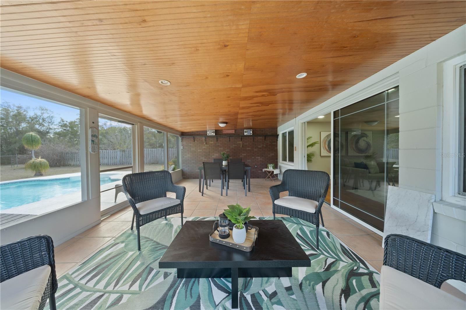 LAKE MOLLY - Residential