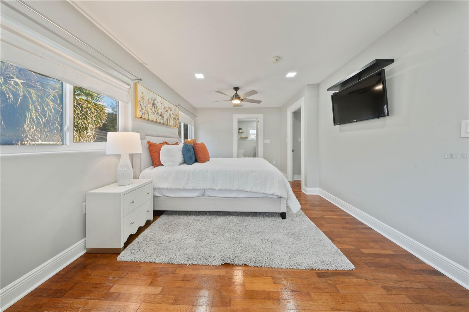 LAKE MOLLY - Residential