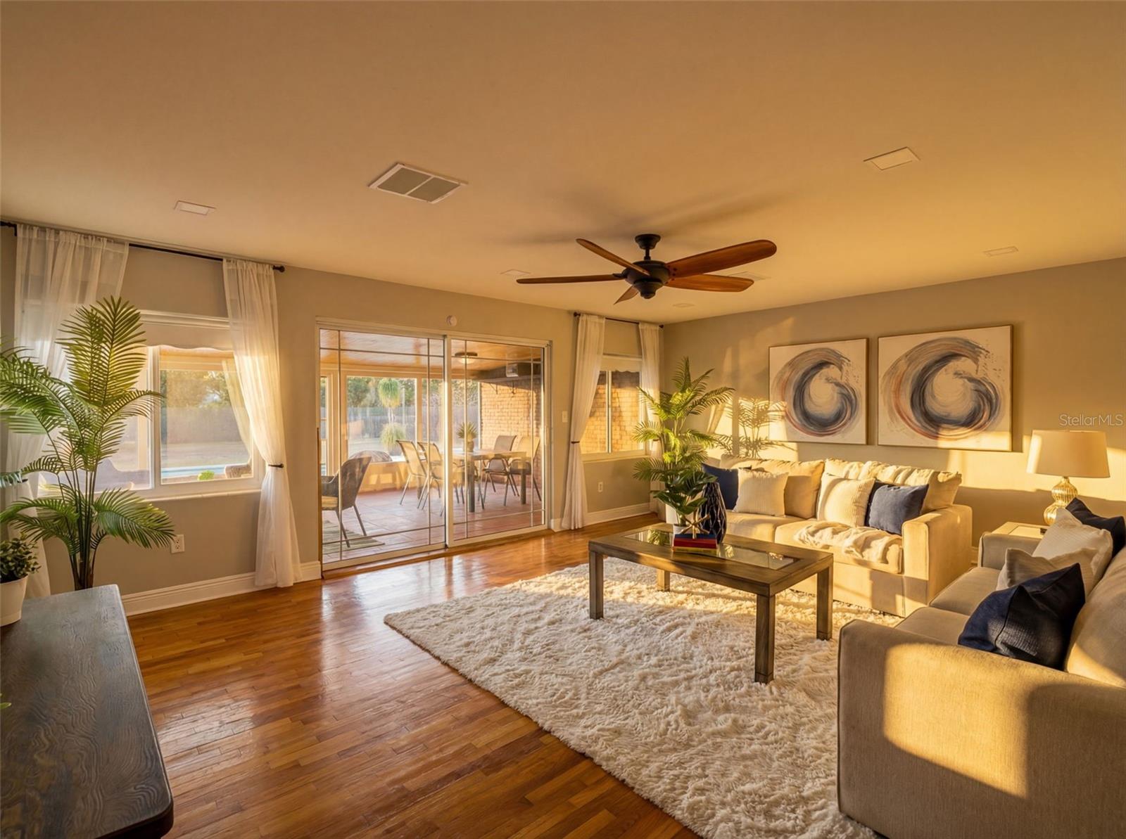 LAKE MOLLY - Residential