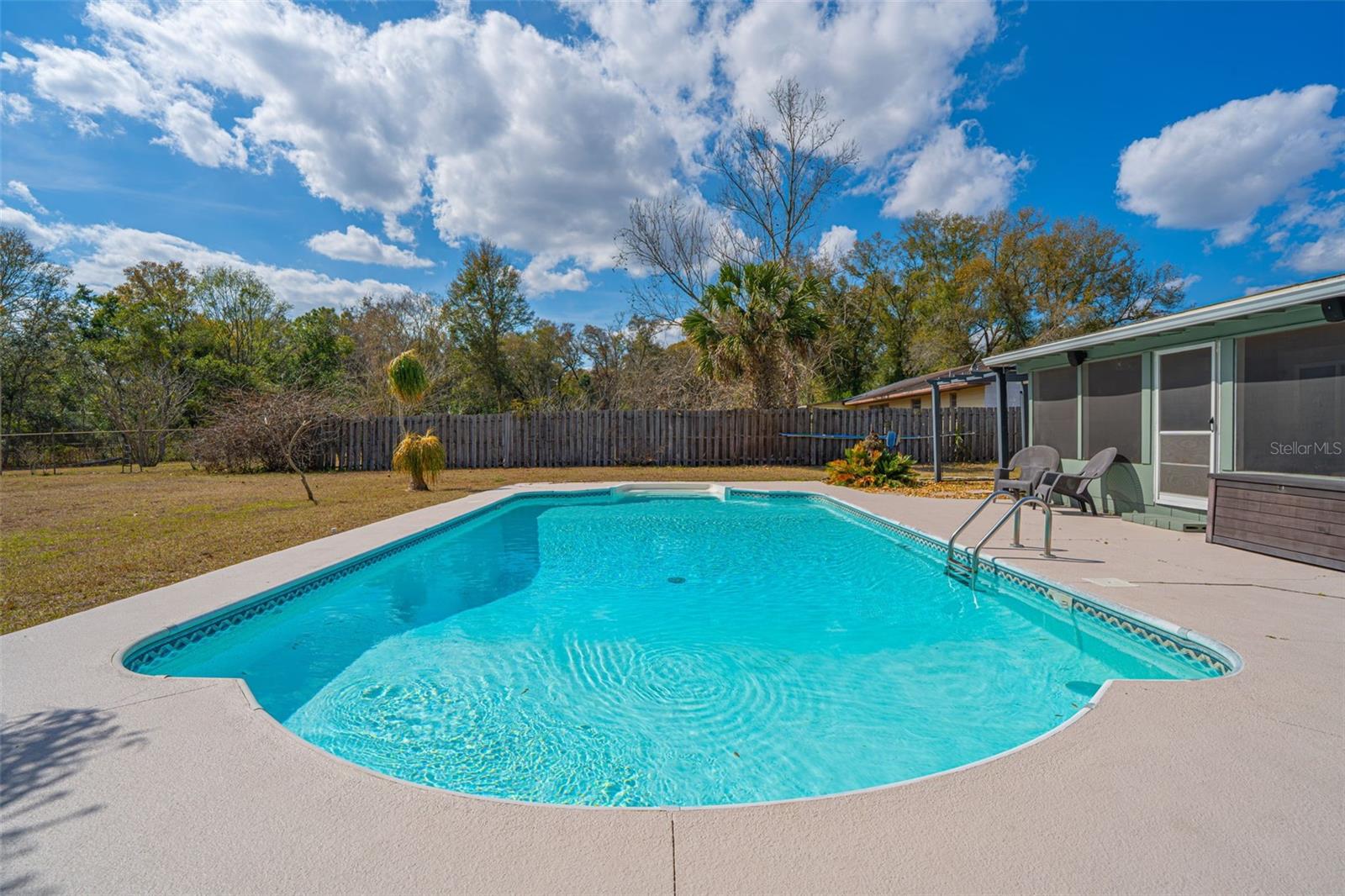 LAKE MOLLY - Residential