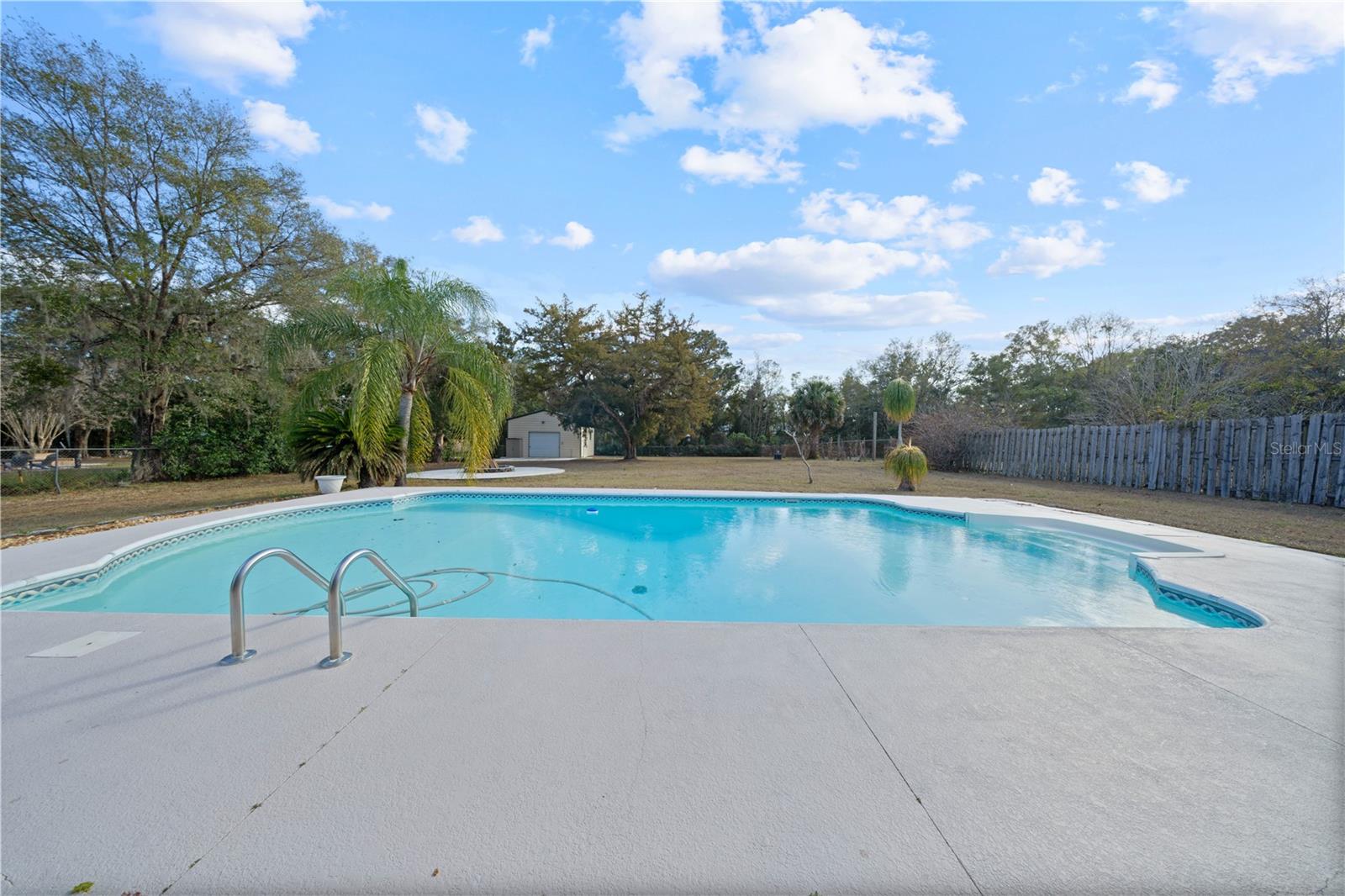 LAKE MOLLY - Residential