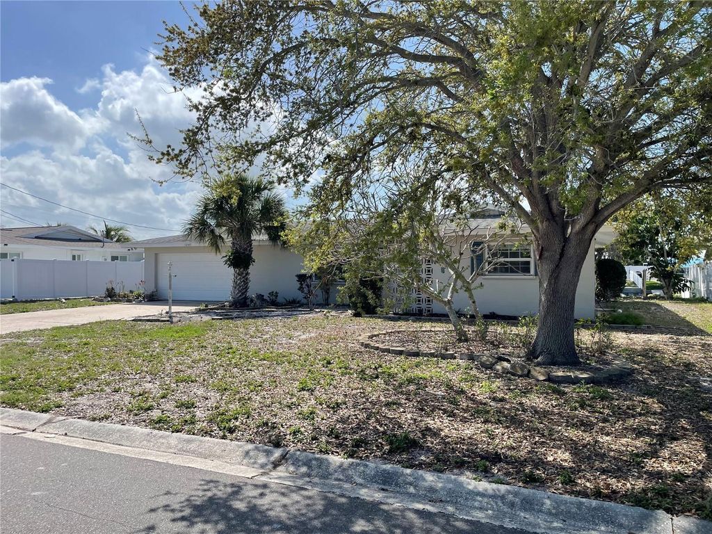 Photo of 10307 Sandpiper Road W, Bradenton, FL 34209 (MLS # A4685491)