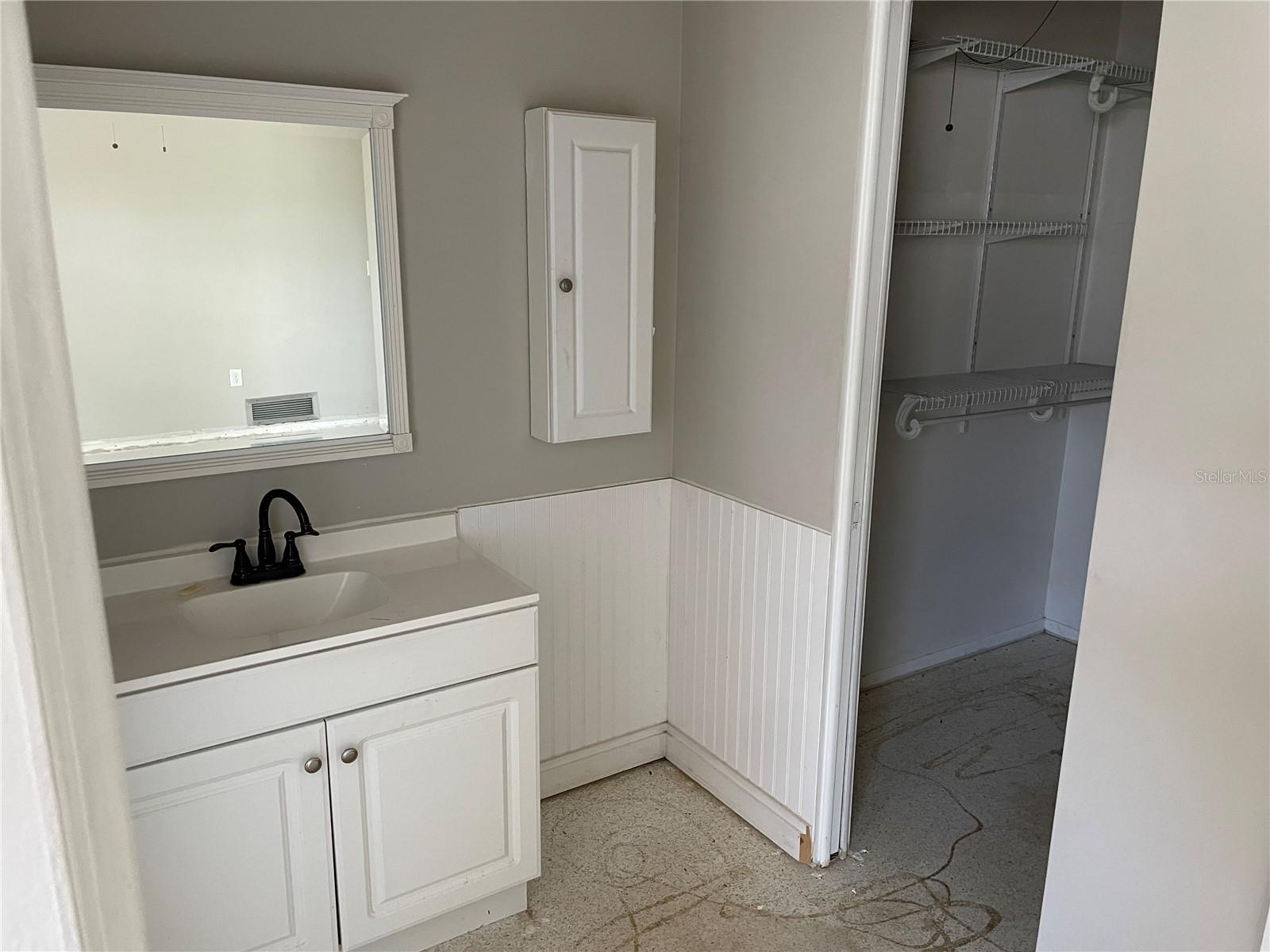 FLAMINGO CAY SECOND UNIT - Residential