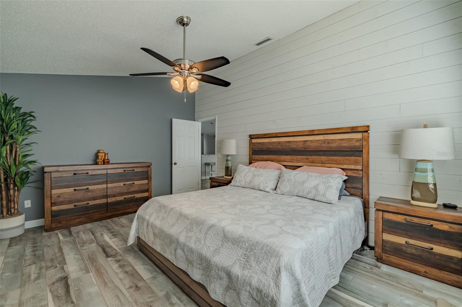 OLD HILLSBOROUGH ESTATES - Residential