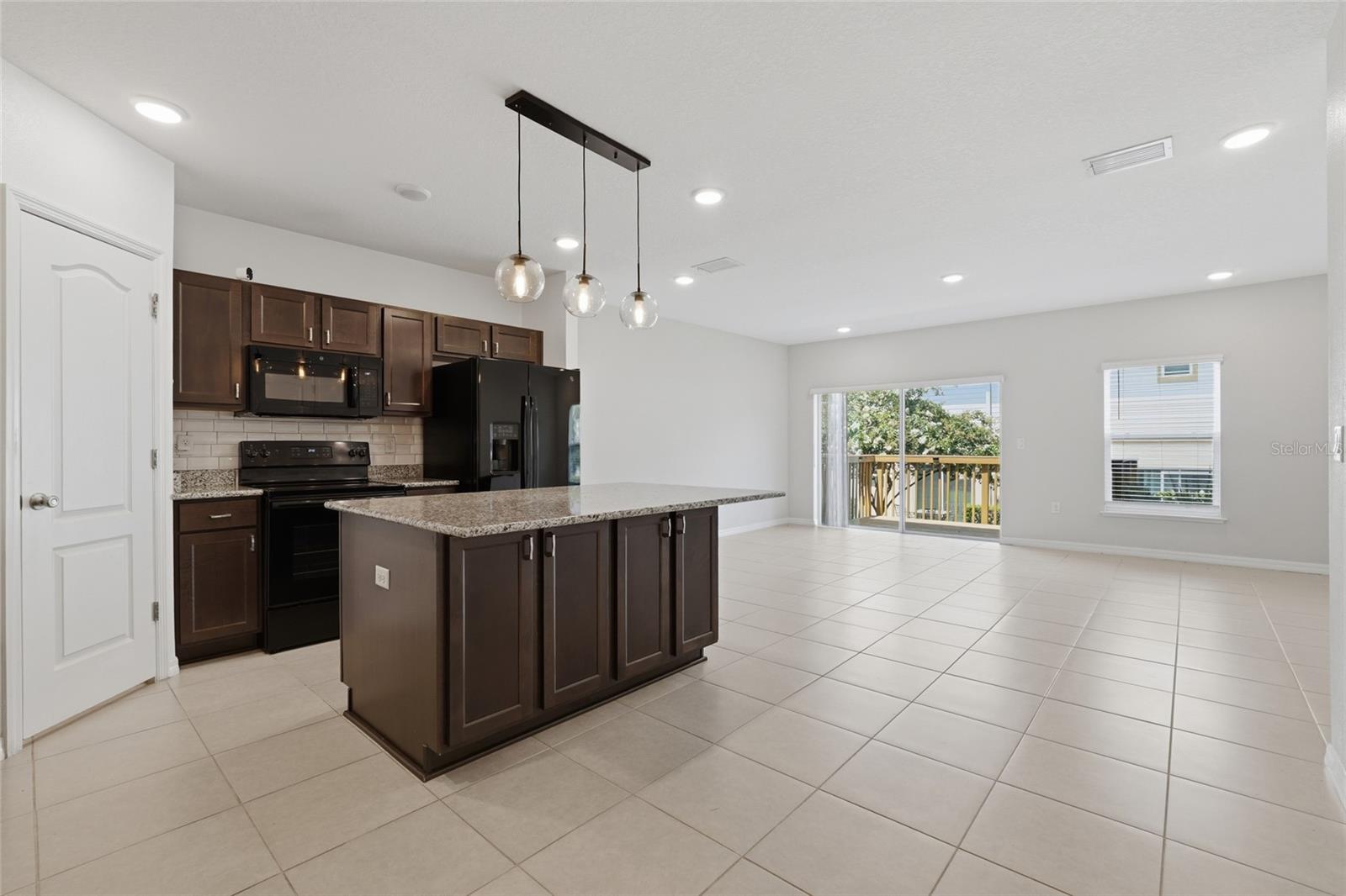 3857 HAMPSTEAD LANE