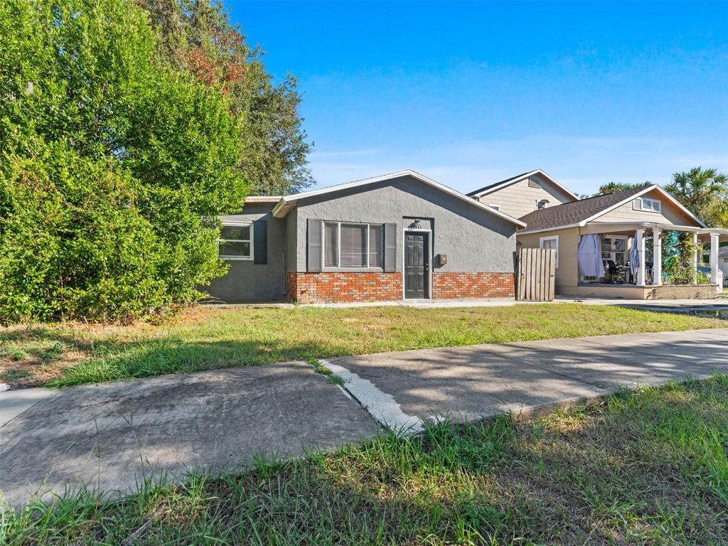 Photo of 1311 W Lemon Street, Tampa, FL 33606 (MLS # TB8438719)