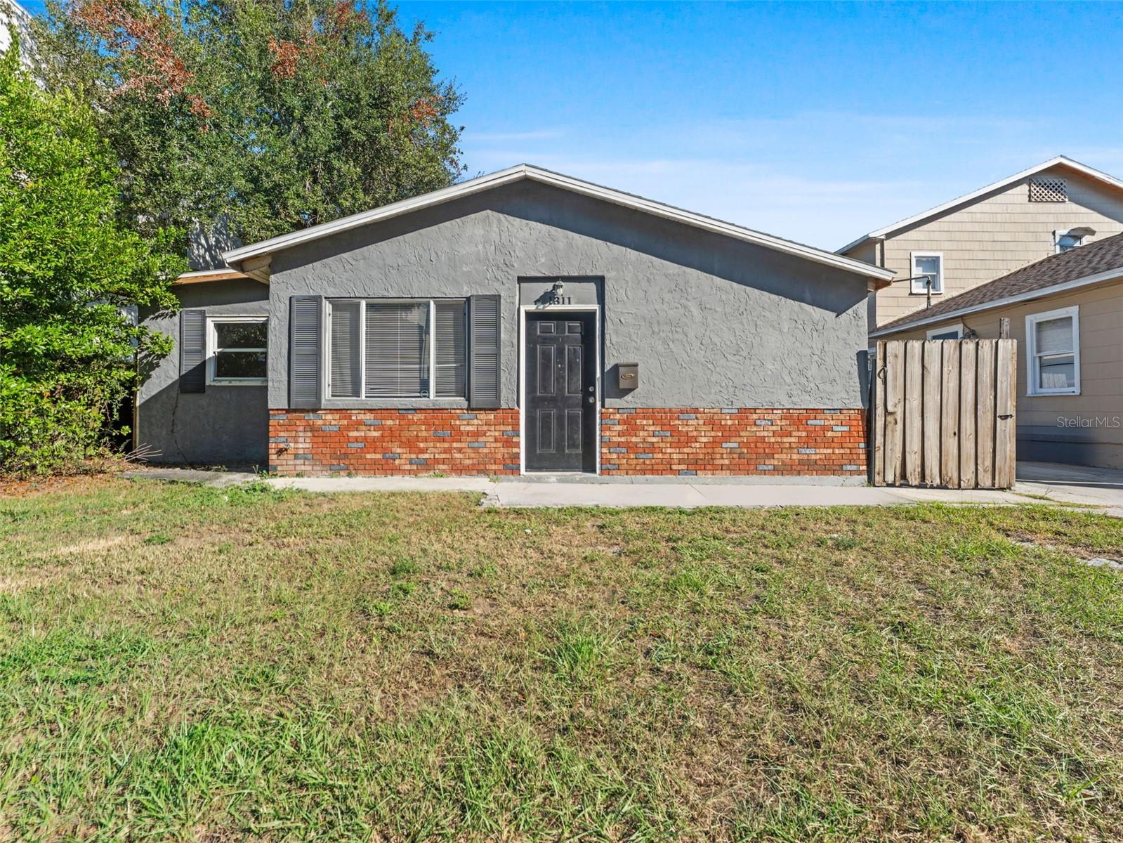 1311 W LEMON STREET