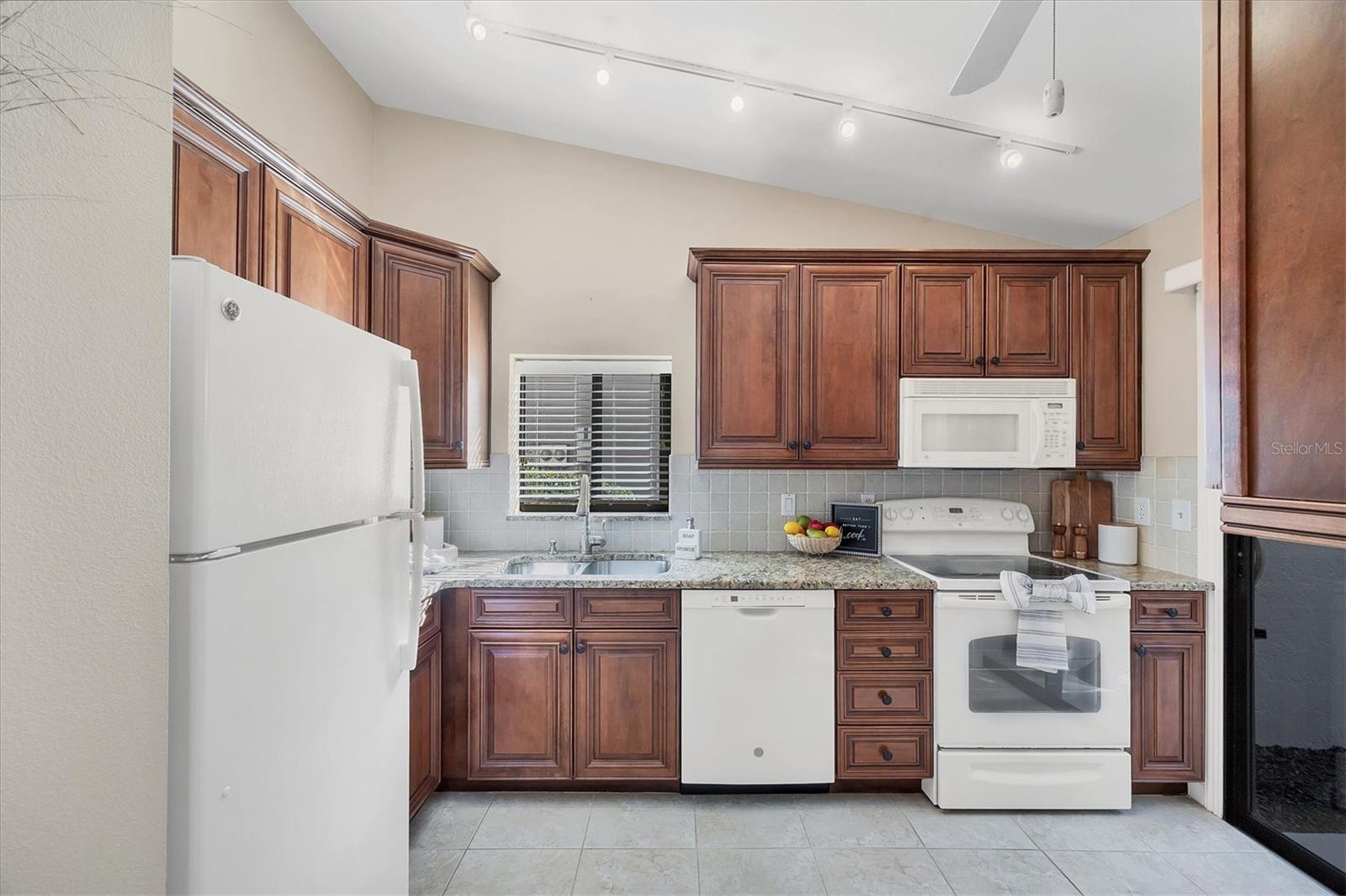 FORTY THREE WEST OAKS II - Residential